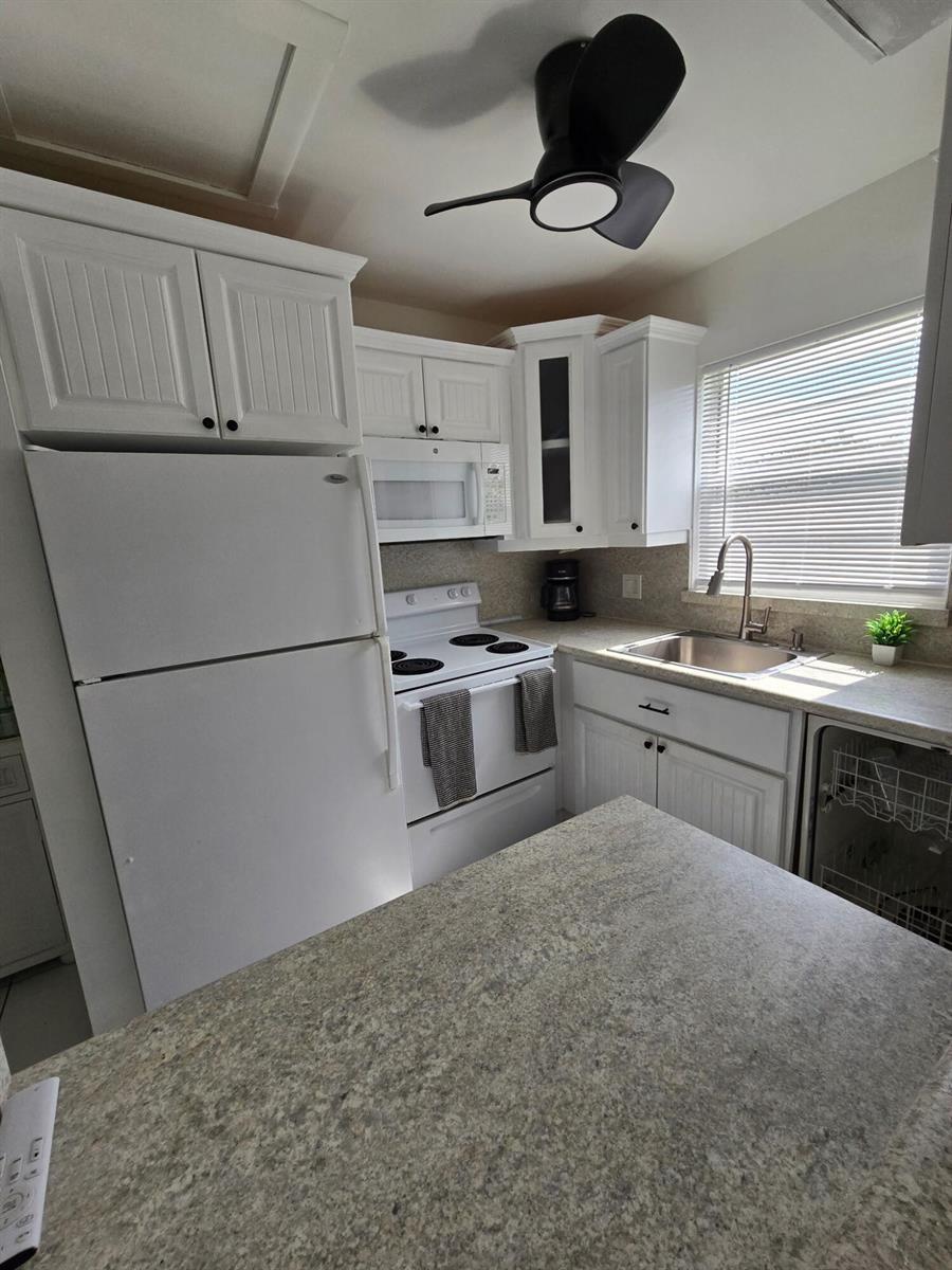 477 TILFORD V # 477, Deerfield Beach FL 33442 photo 4