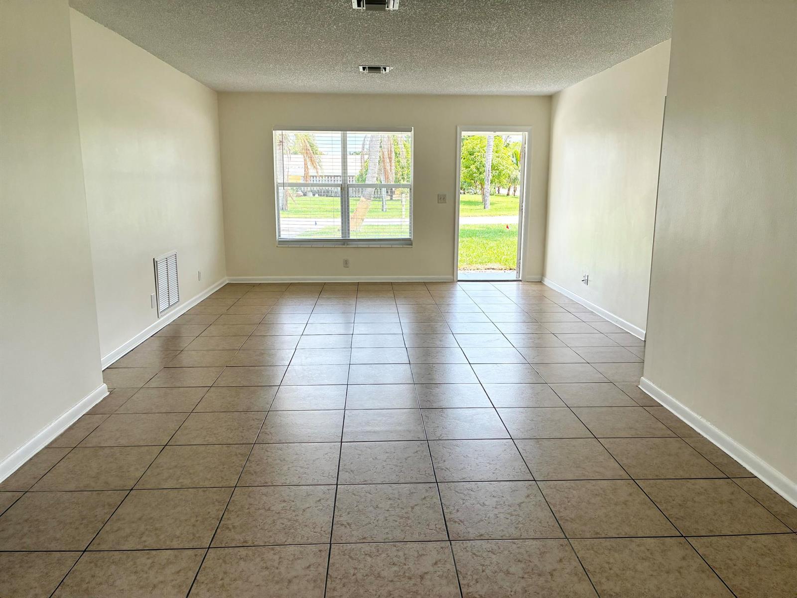 1142 GARNETT Street, Lantana FL 33462 photo 4