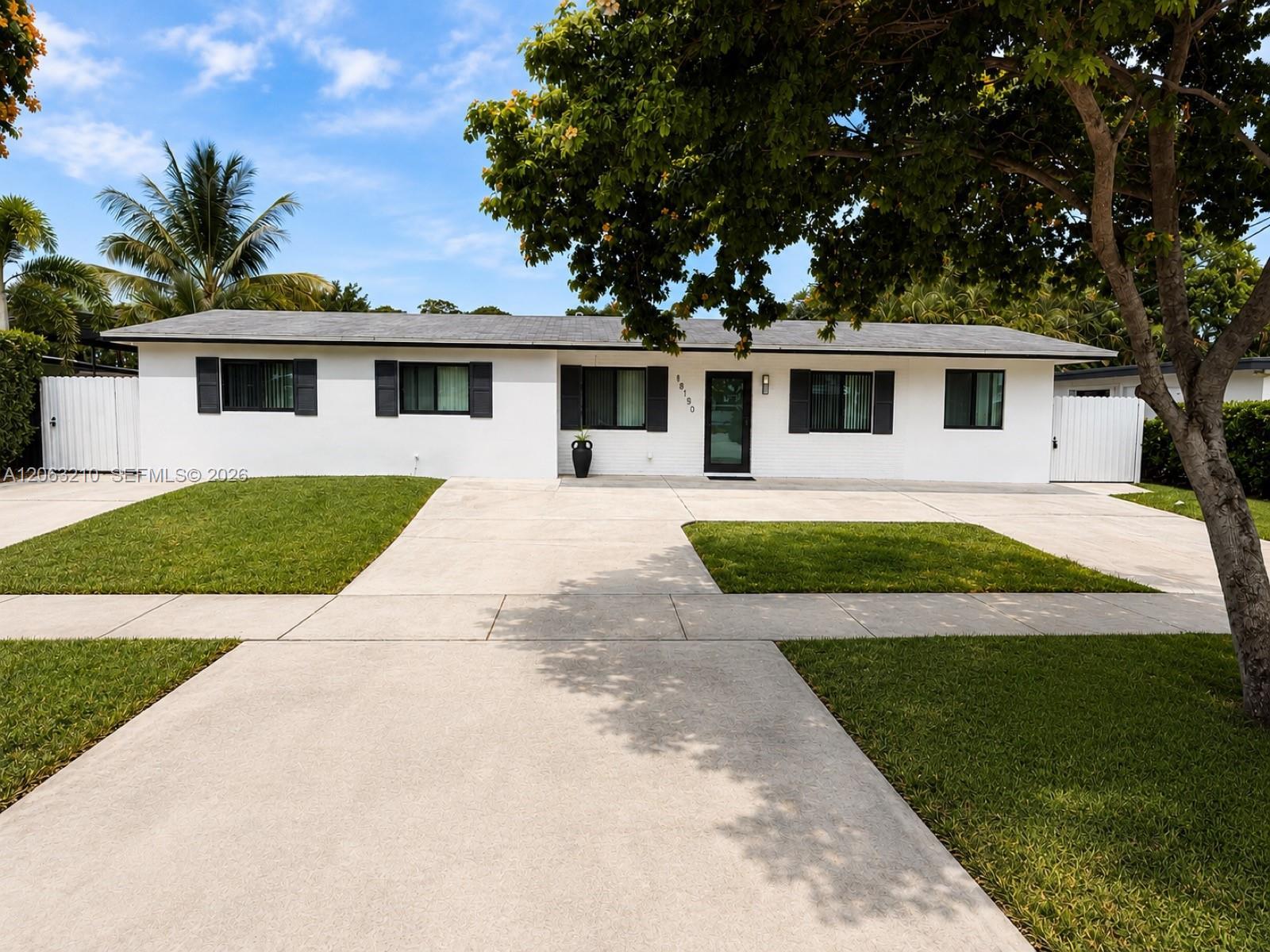 18150 NW 82nd Ave, Hialeah FL 33015 photo 2