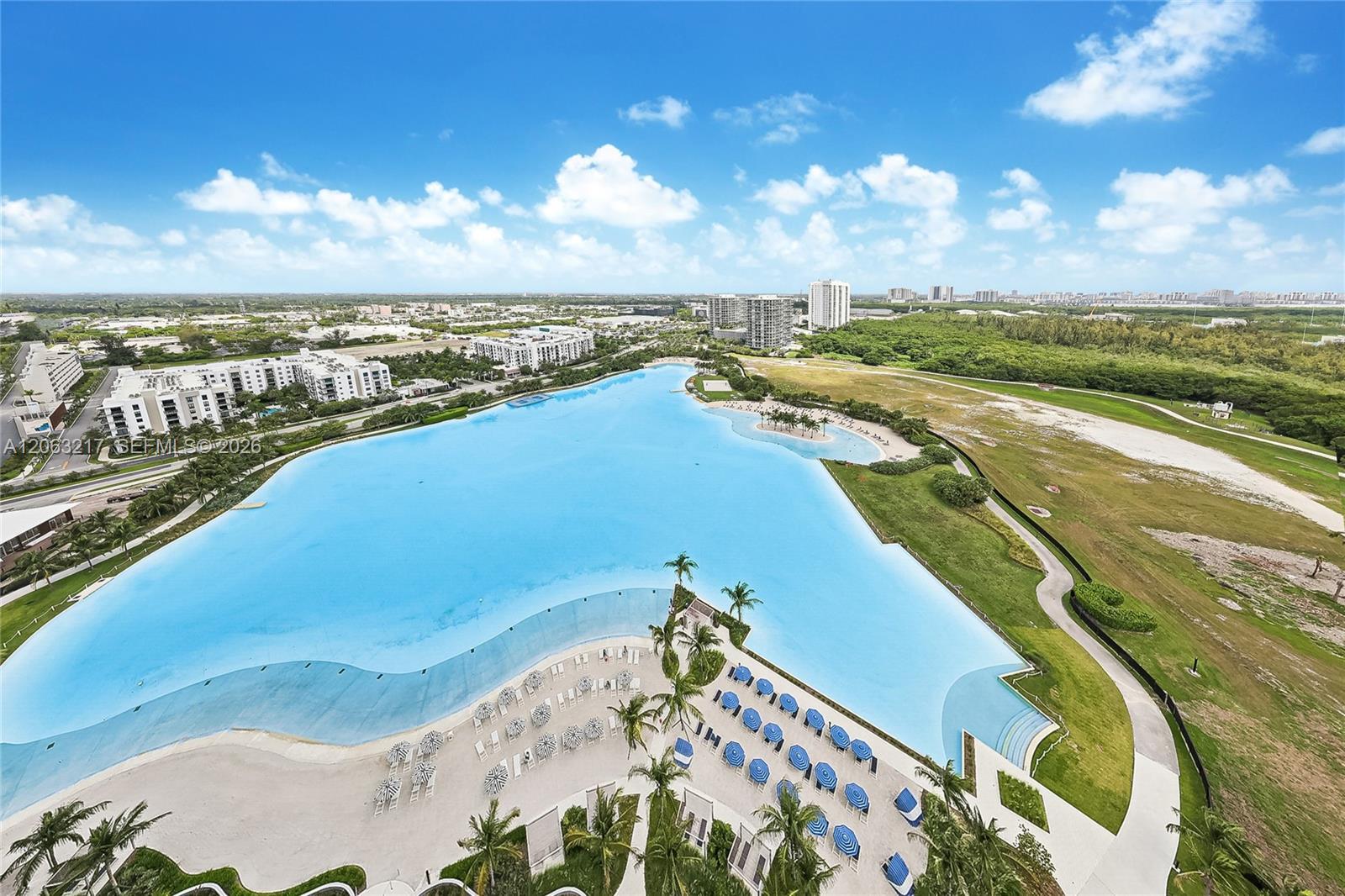 2411 Laguna Circle # 2010, Miami FL 33181 photo 2