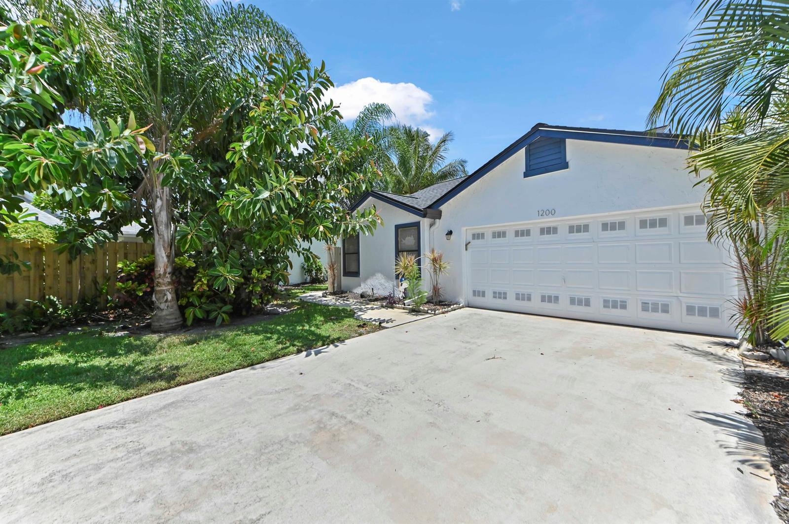 1200 NW 18th Avenue, Delray Beach FL 33445