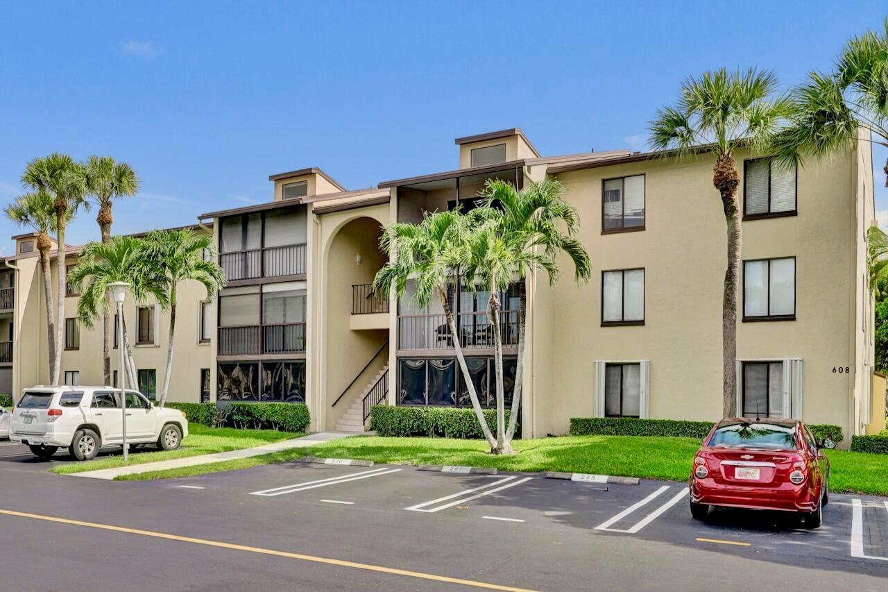 608 Sea Pine Way # E2, FL 33415 photo 2