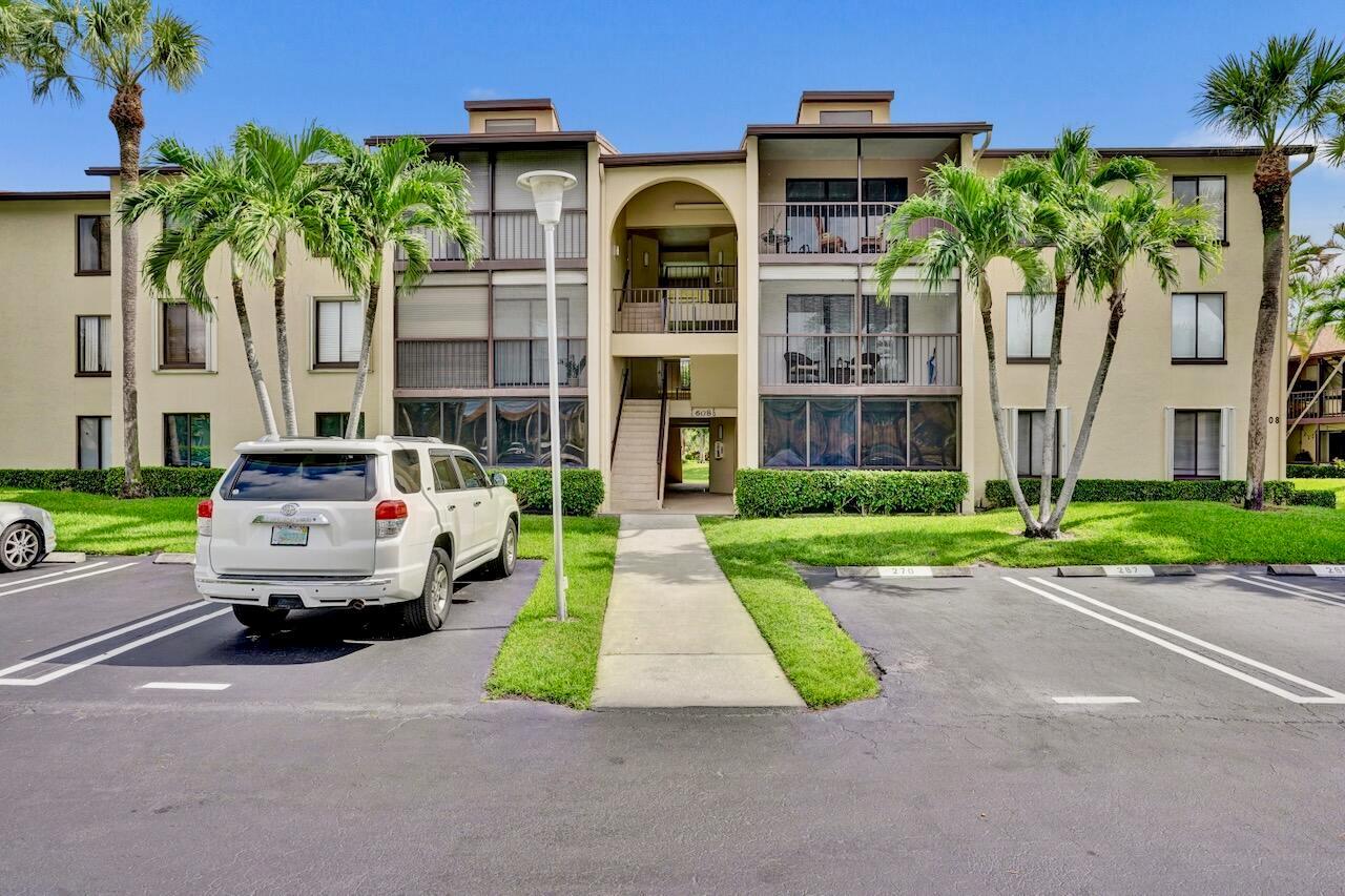 608 Sea Pine Way # E2, FL 33415 photo 4