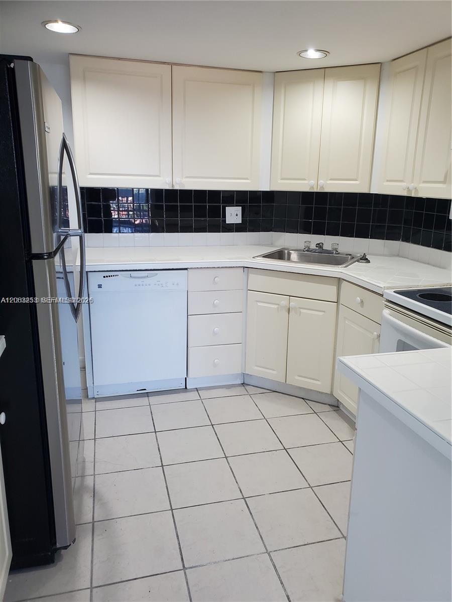 3301 Spanish Moss Ter # 708, Lauderhill FL 33319 photo 3