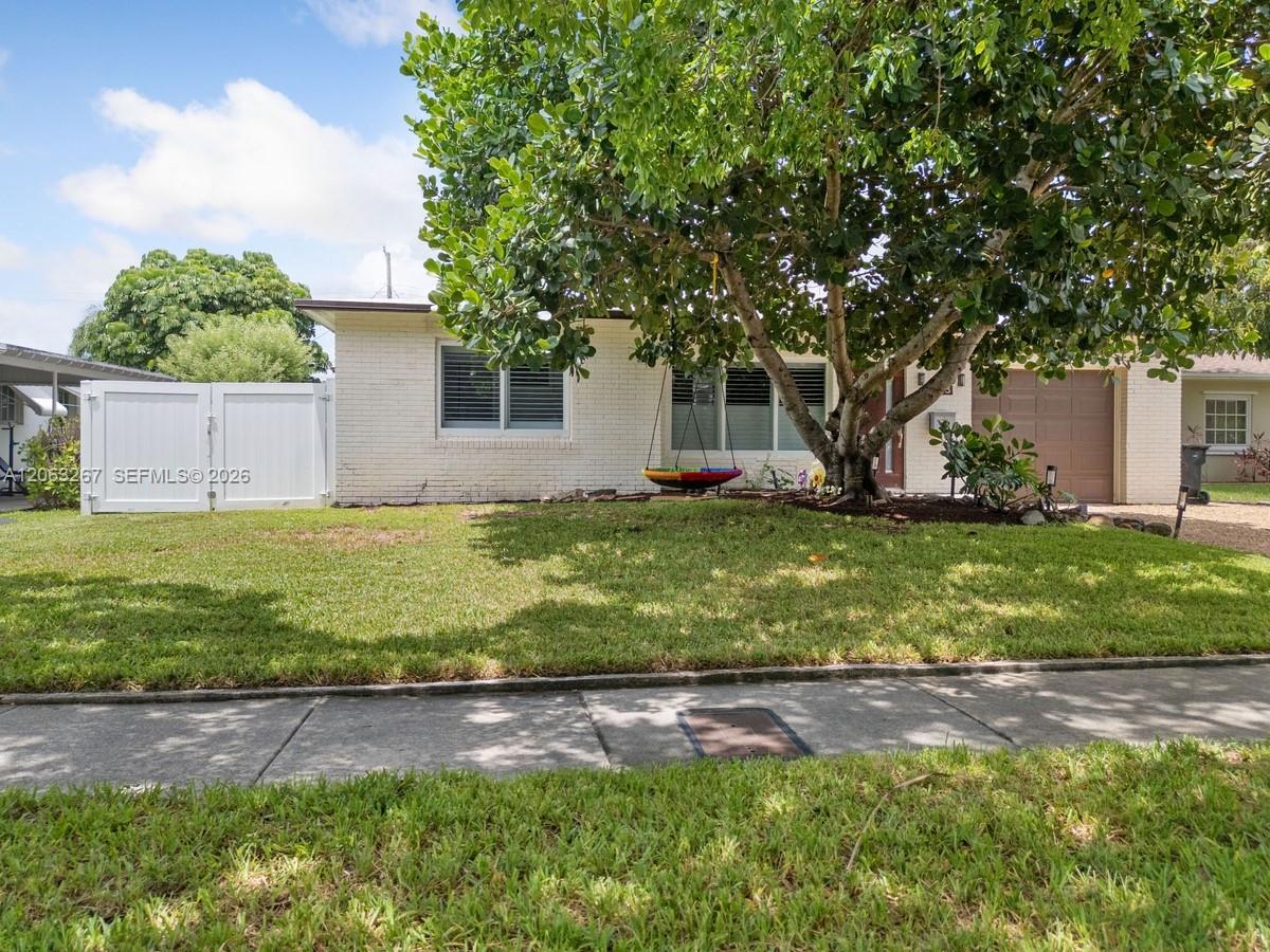 1433 NE 17th Way, Fort Lauderdale FL 33304 photo 2
