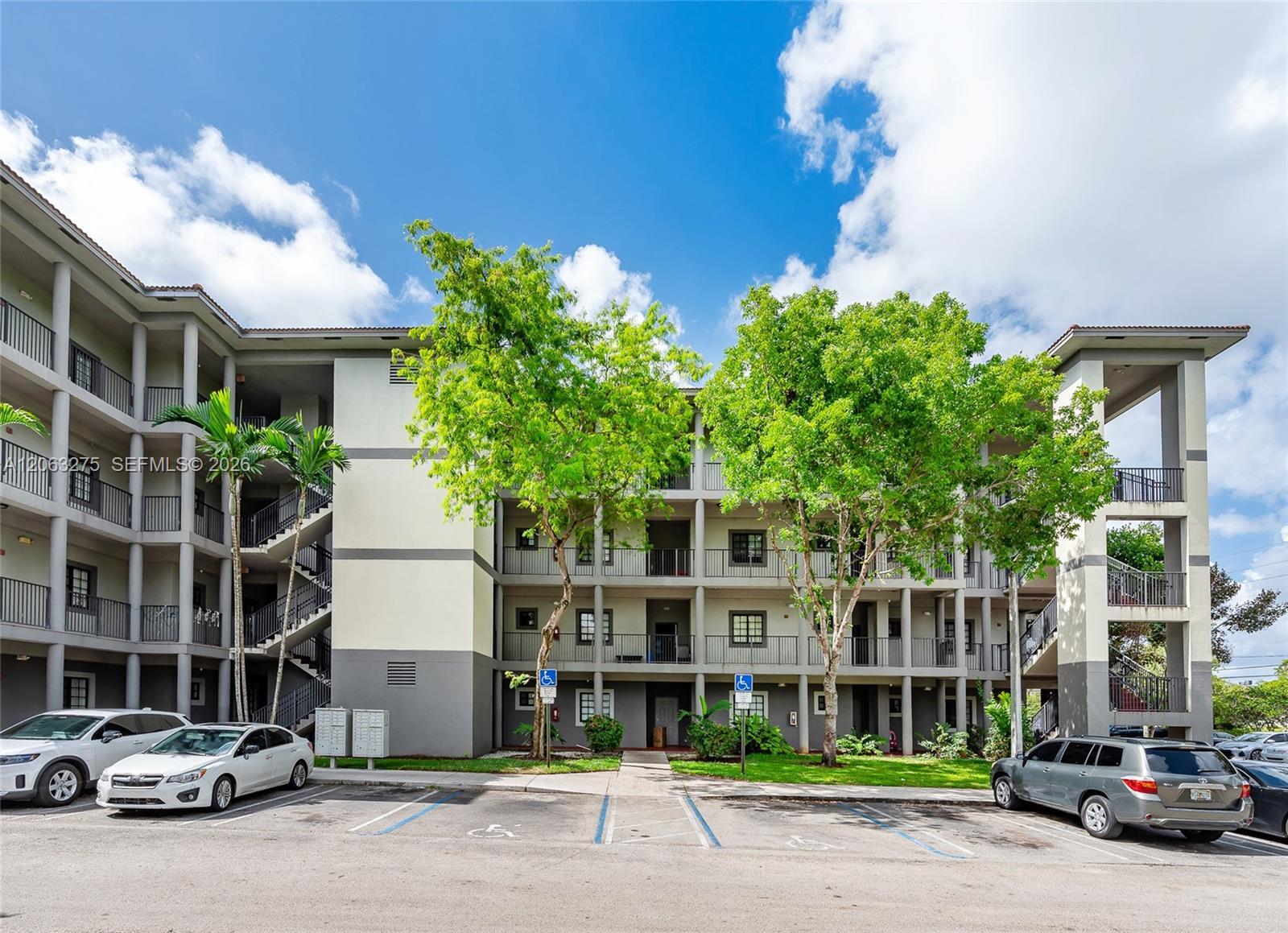 2851 Riverside Dr, Coral Springs FL 33065 photo 4