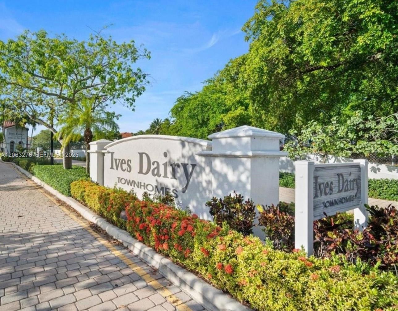 1017 NE 208th St, Miami FL 33179