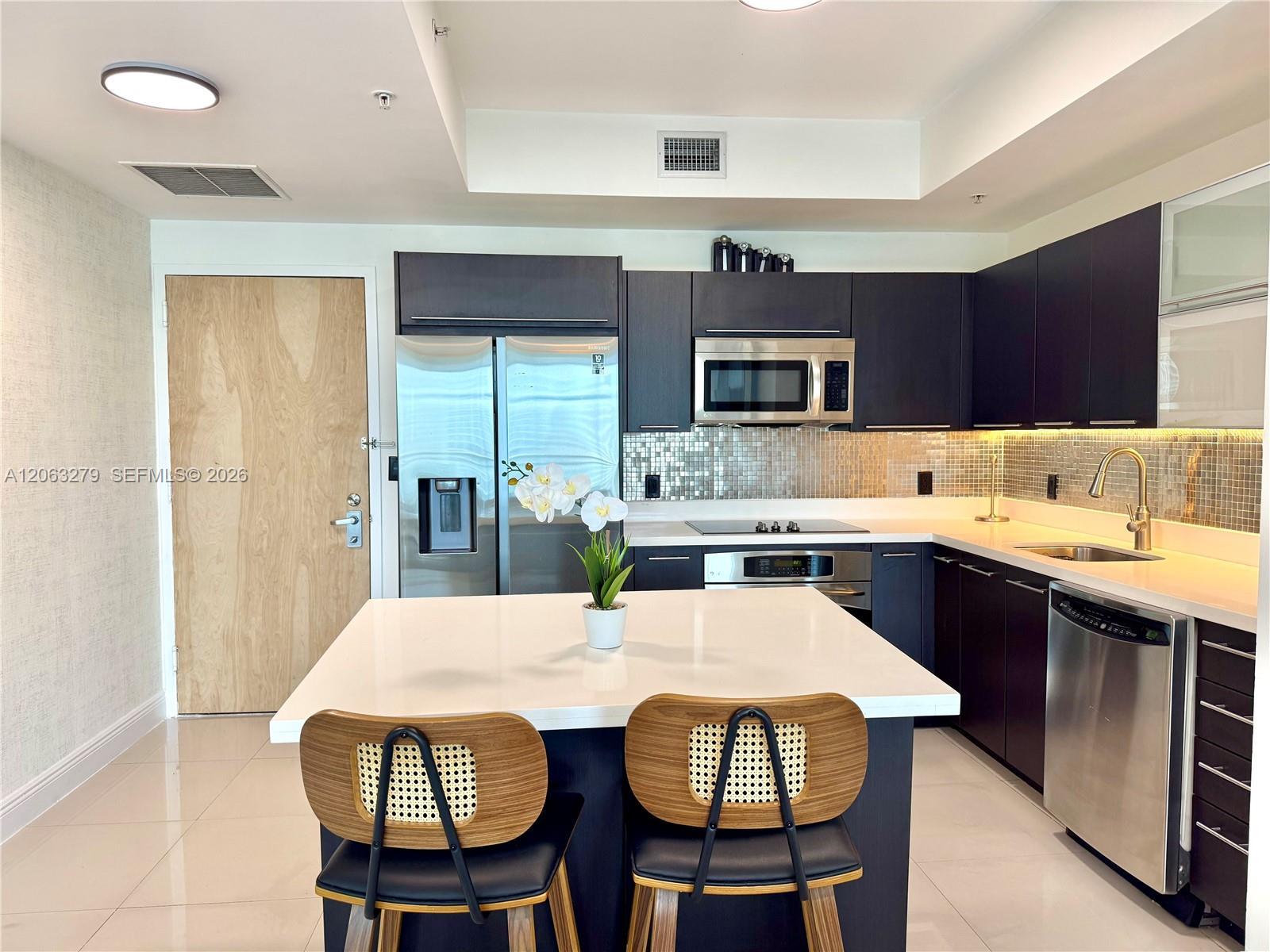 90 SW 3rd St # 3902, Miami FL 33130 photo 3