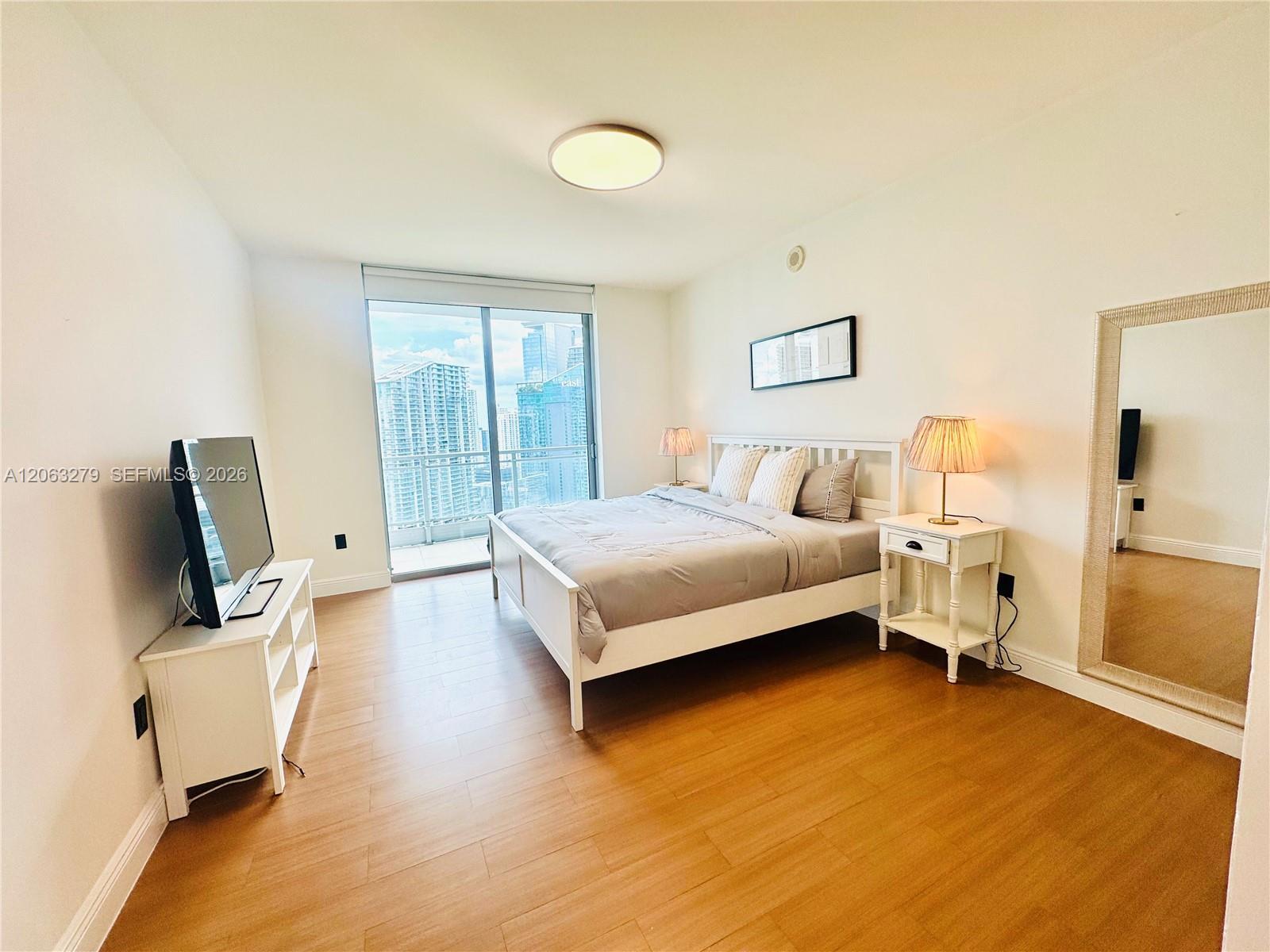 90 SW 3rd St # 3902, Miami FL 33130 photo 5