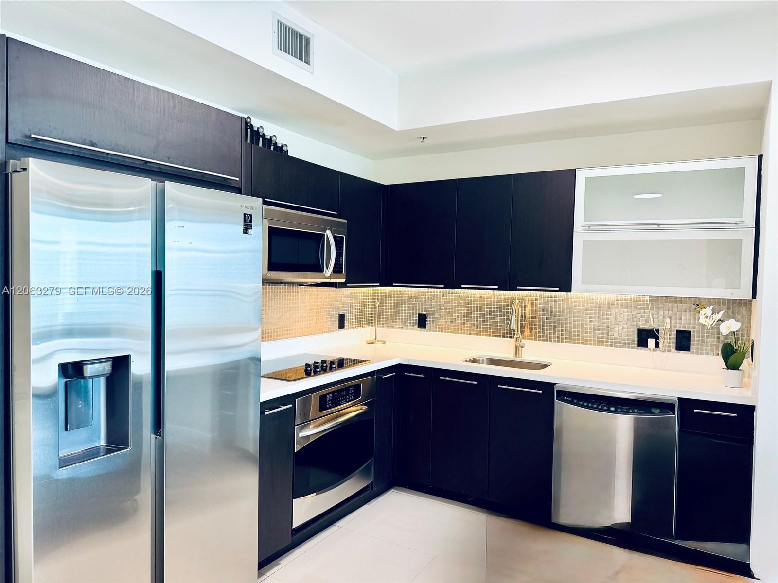 90 SW 3rd St # 3902, Miami FL 33130 photo 4