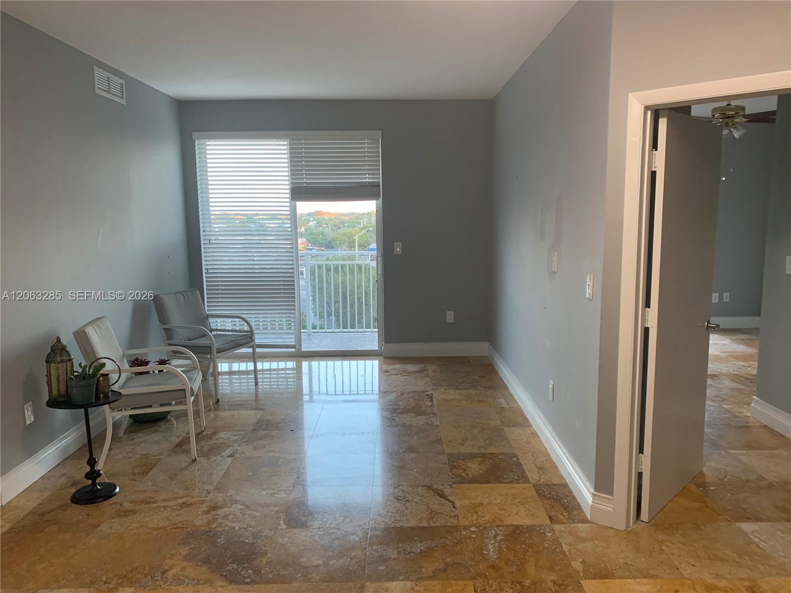 7280 SW 90th St # 504, Miami FL 33156