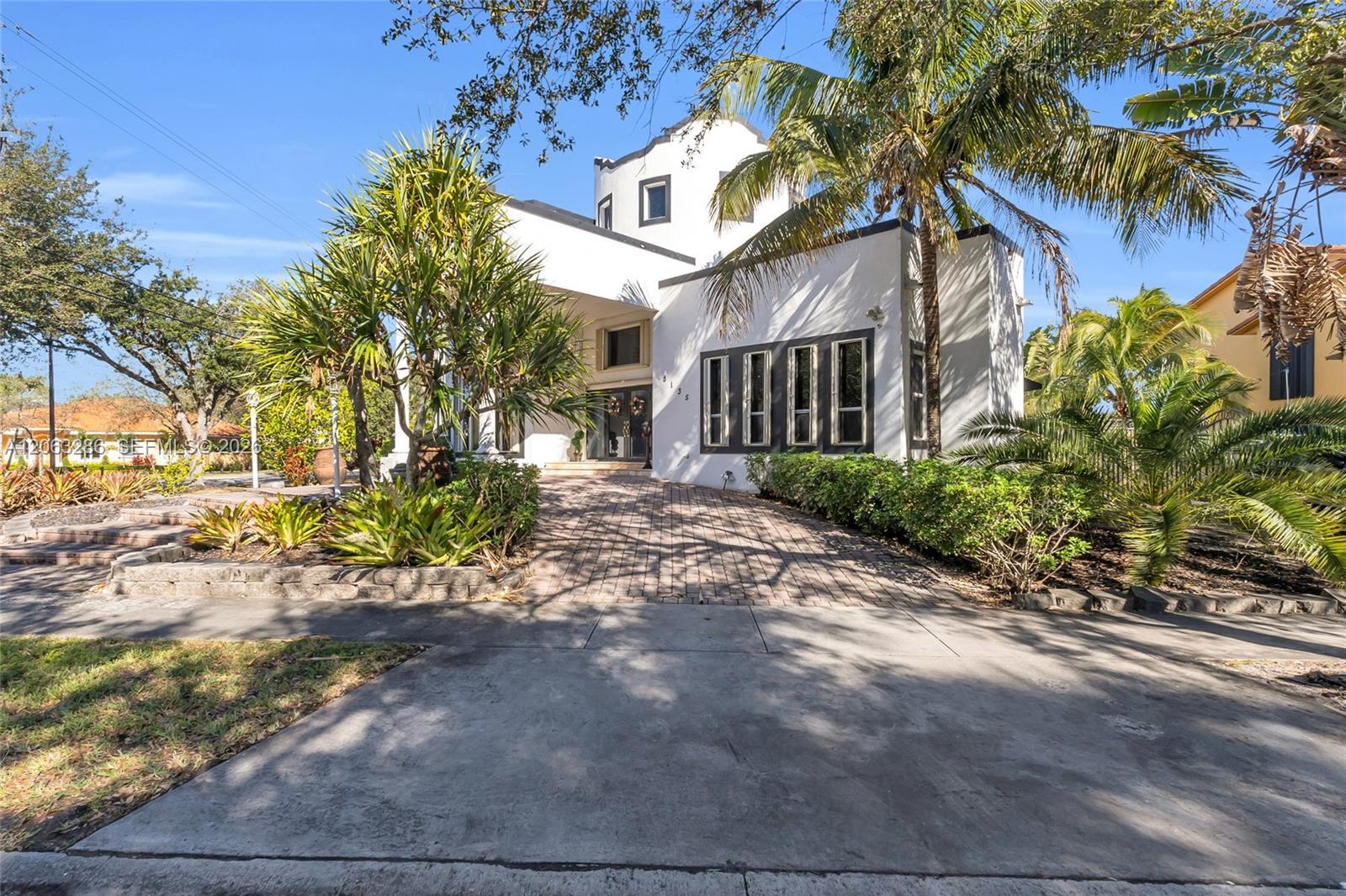8135 NW 164th Ter # 8135, Miami Lakes FL 33016 photo 3