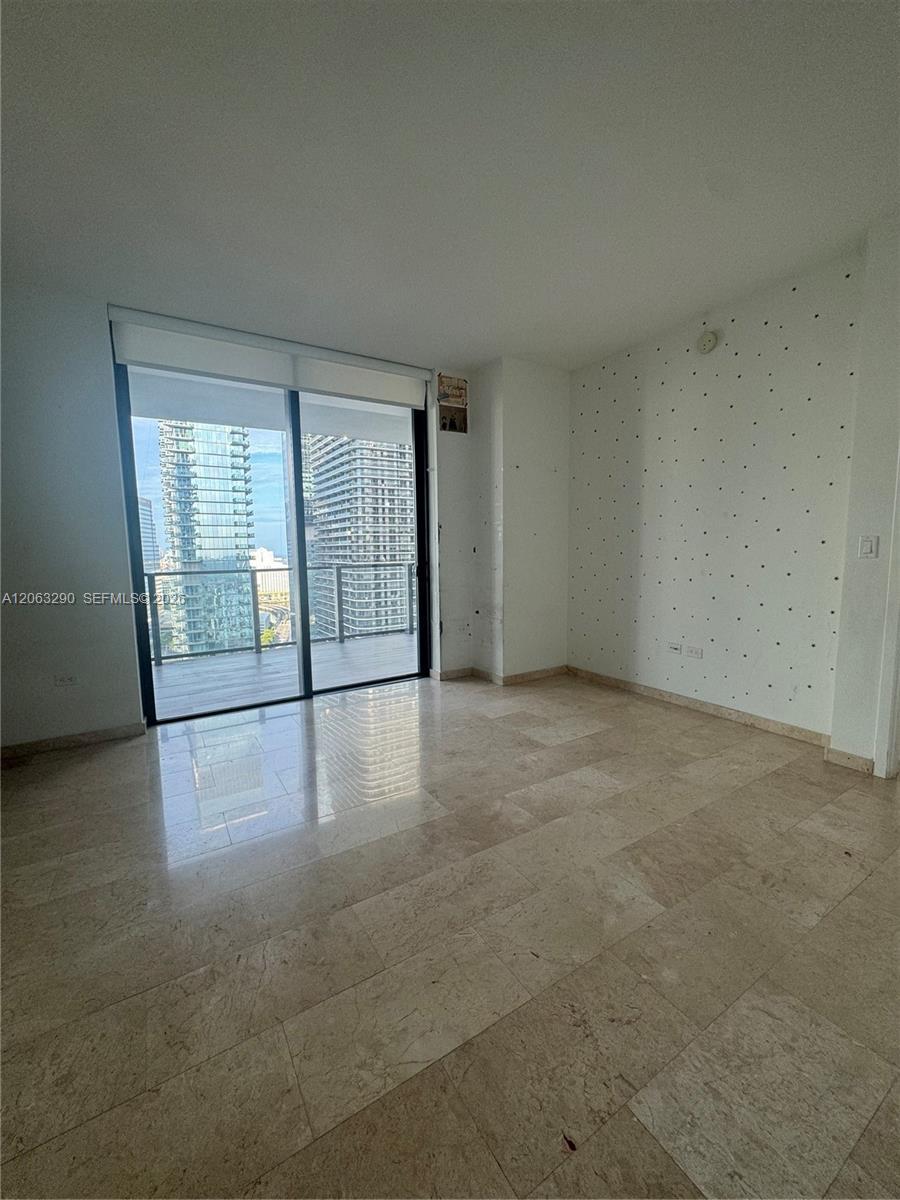 88 SW 7th St # 2403, Miami FL 33130 photo 2