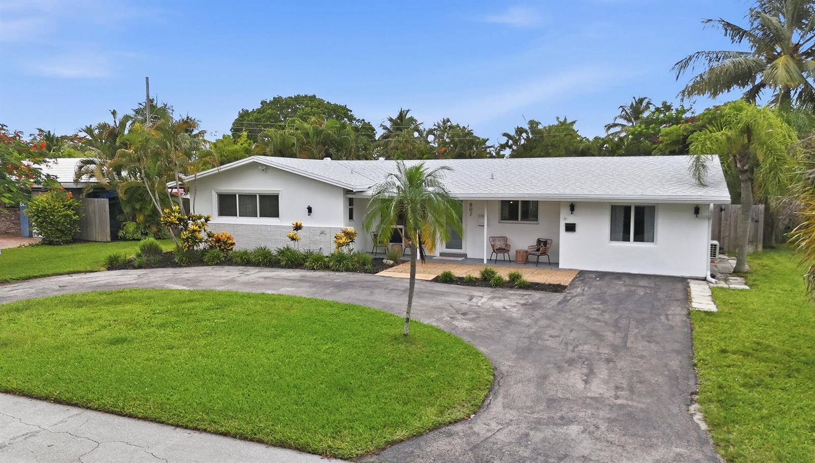 807 SE 9 Terrace, FL 33441 photo 3