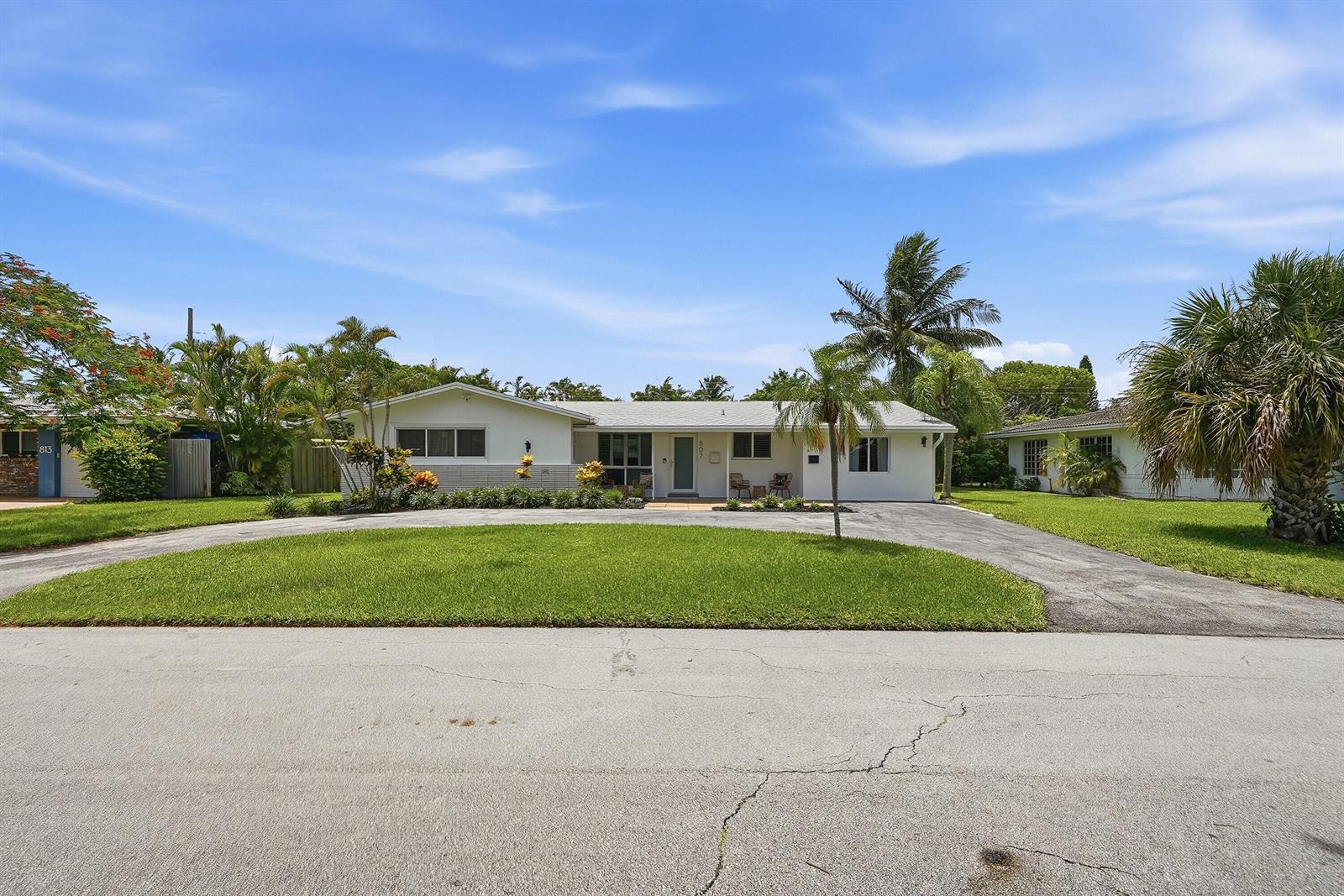 807 SE 9 Terrace, FL 33441 photo 4