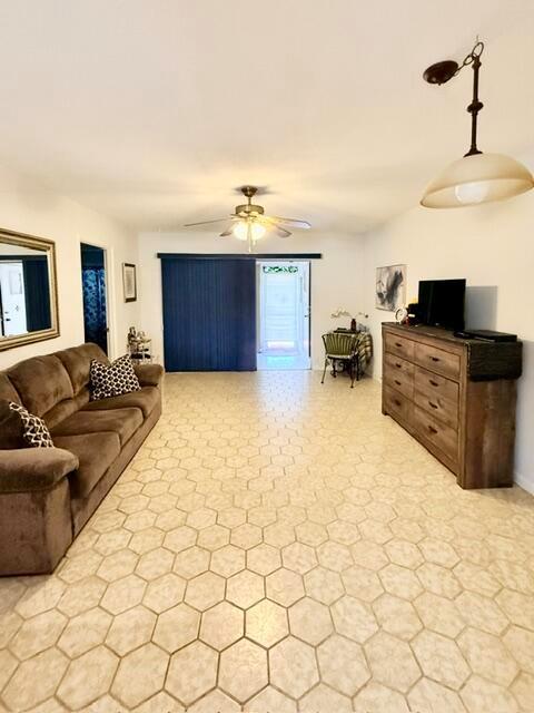 351 Covered Bridge Boulevard # B, Lake Worth FL 33467 photo 4