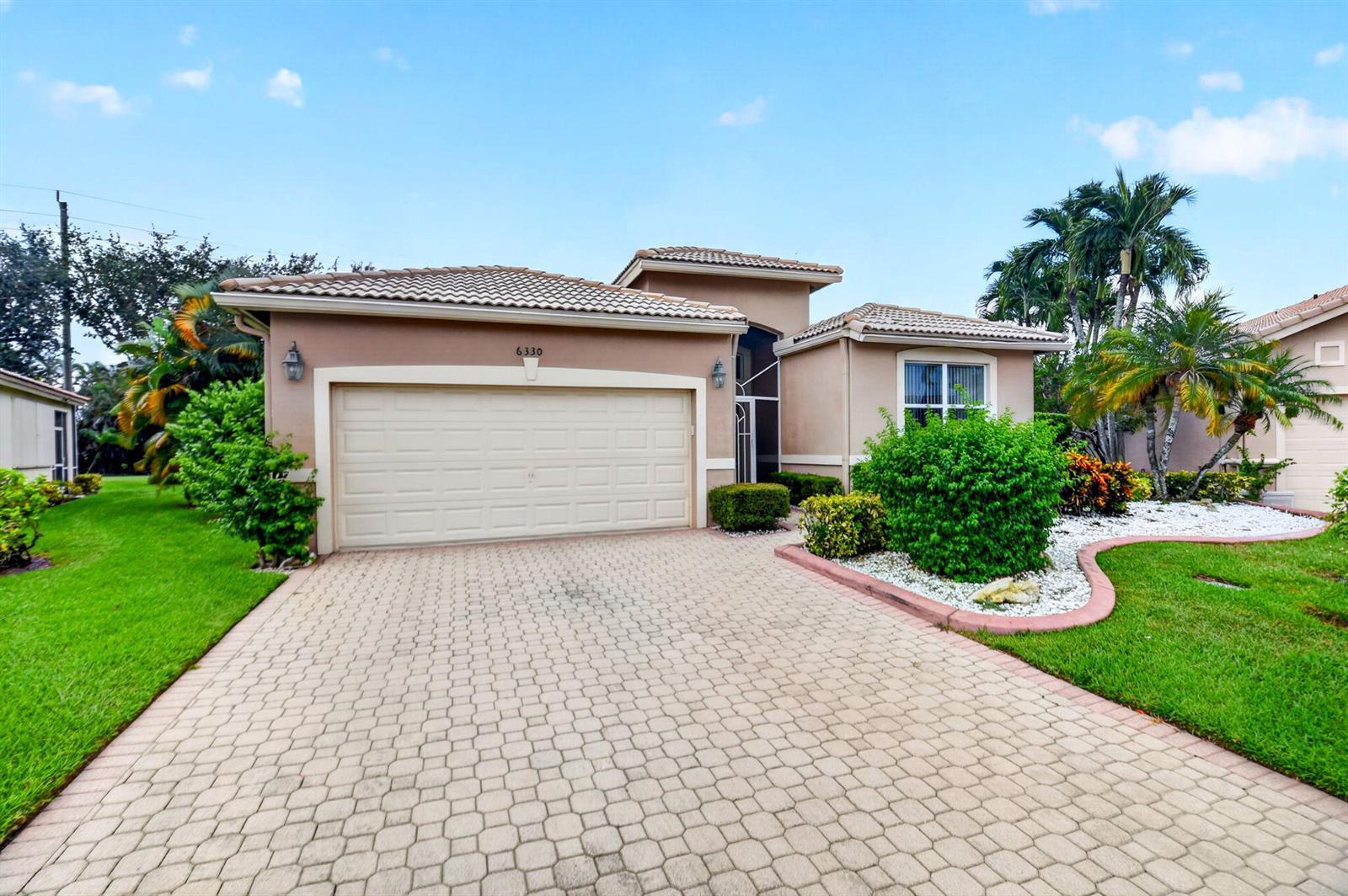 6330 Westchester Club Drive N, Boynton Beach FL 33437 photo 2