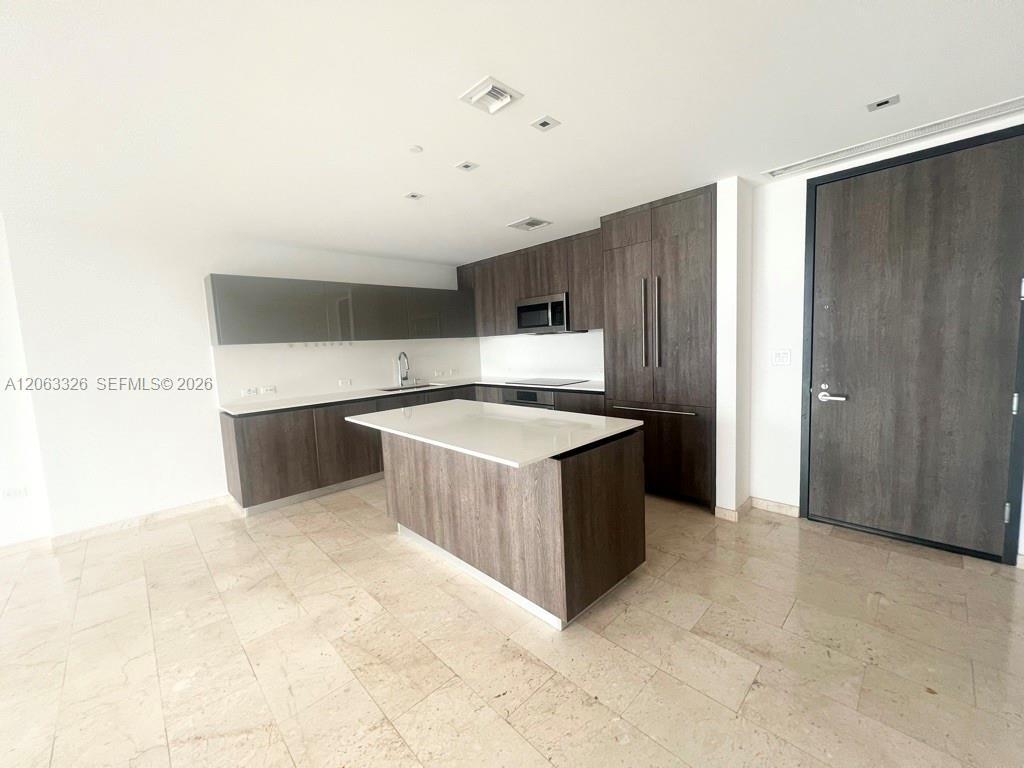 68 SE 6th St # 3810, Miami FL 33131 photo 3
