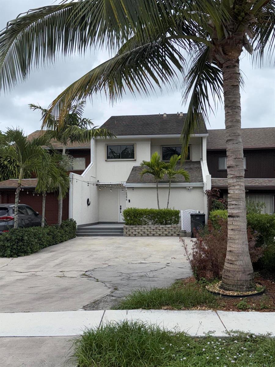 12394 Westhampton Circle, Wellington FL 33414