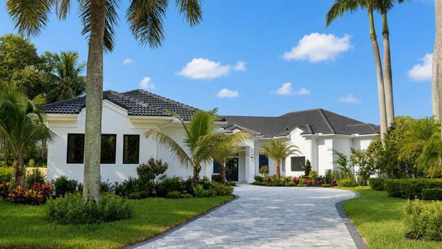 2525 Seminole Circle, West Palm Beach FL 33409 photo 2