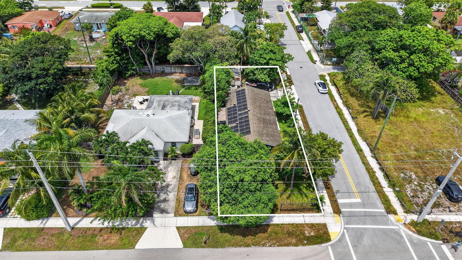 310 SE 8TH Street, Delray Beach FL 33483 photo 2