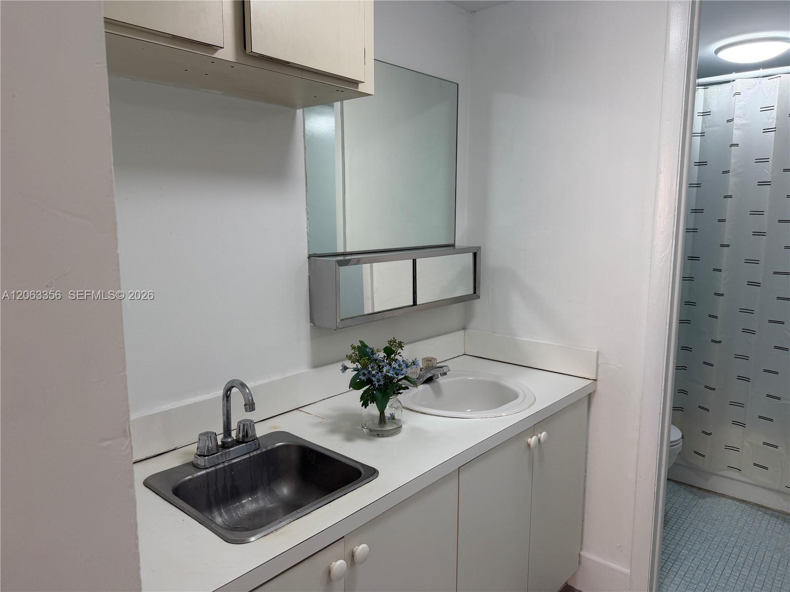 6980 NW 186th St # 423A, Hialeah FL 33015 photo 2