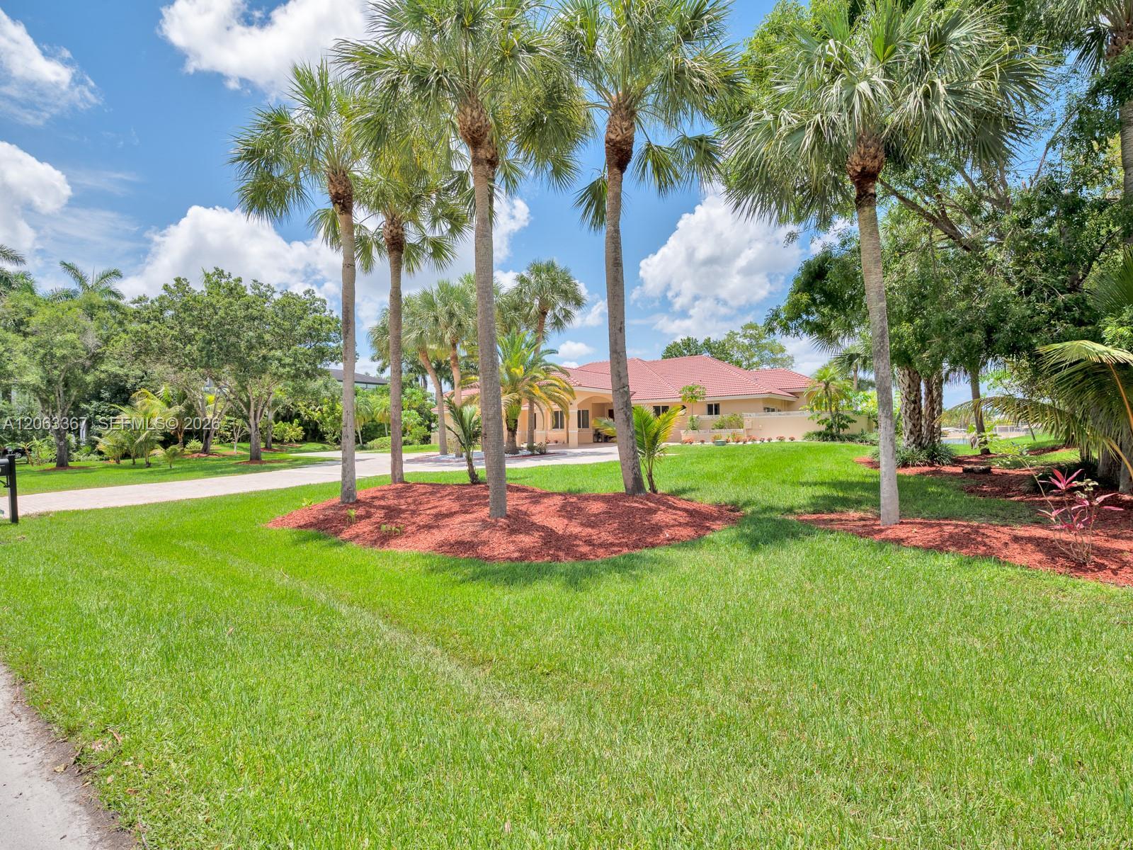 2710 Walkers way, Weston FL 33331 photo 2