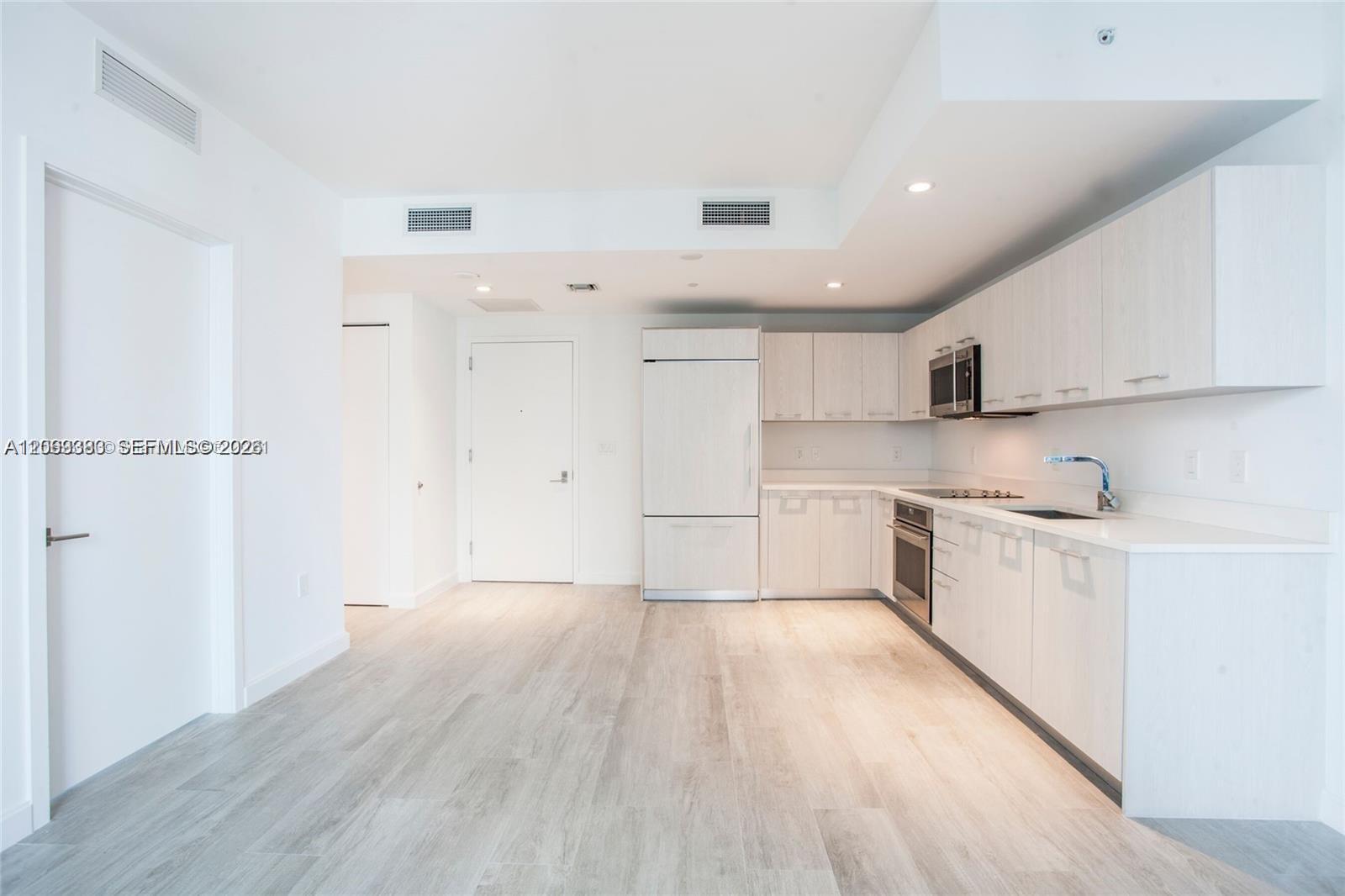 55 SW 9th St # 1907, Miami FL 33130 photo 3