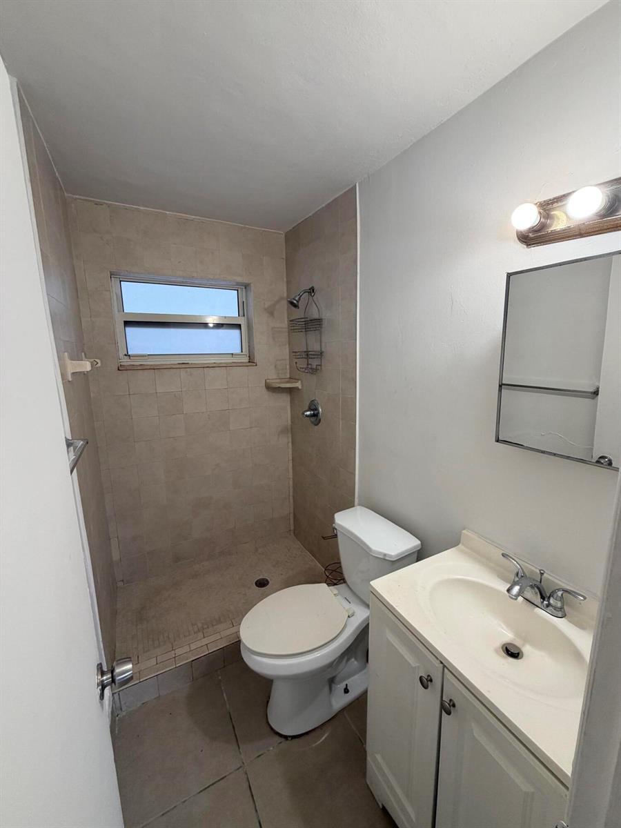 1124 NW 2ND Street # 2, Fort Lauderdale FL 33311 photo 5