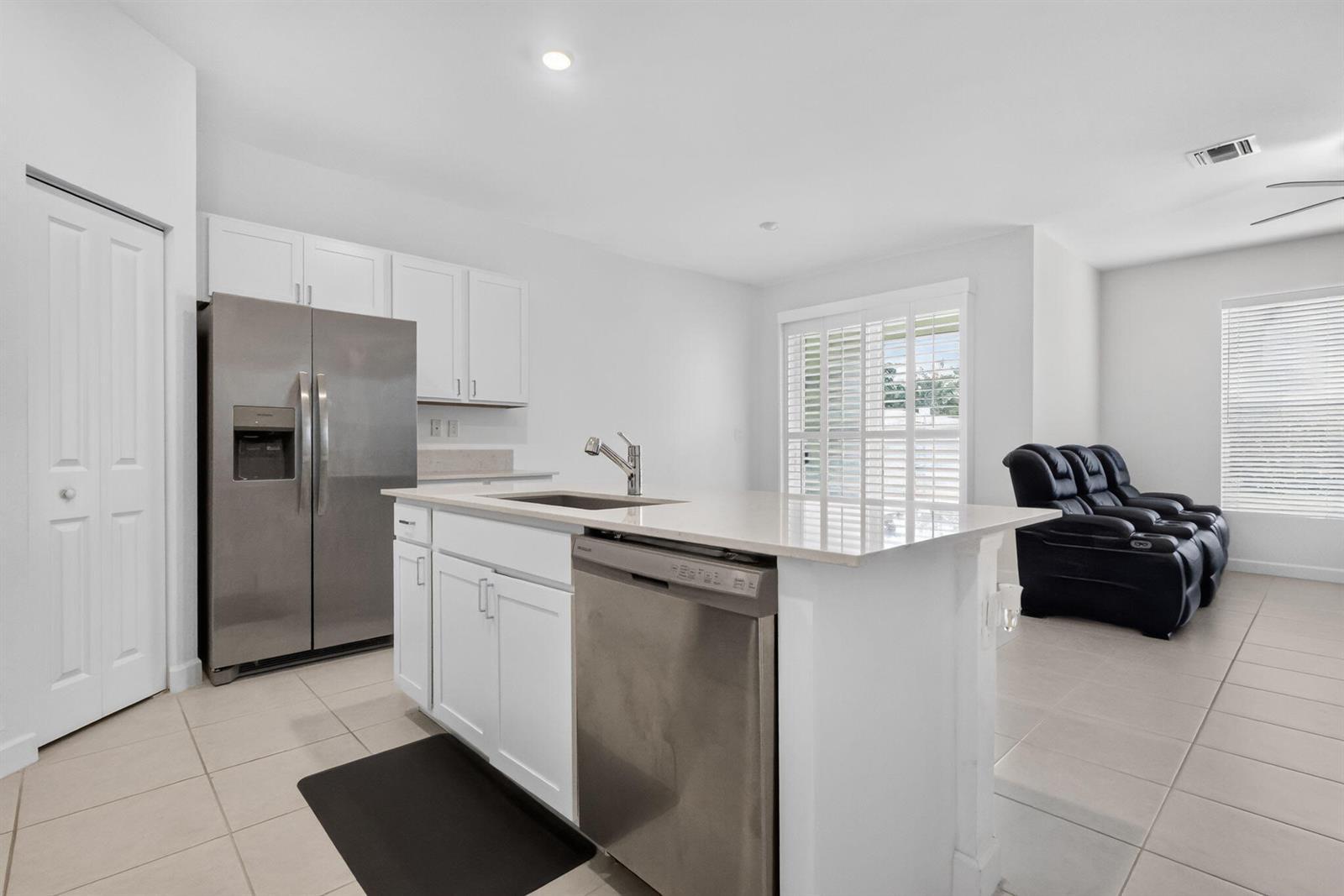 4168 Lagoon Shore Drive, Lake Worth FL 33467 photo 2