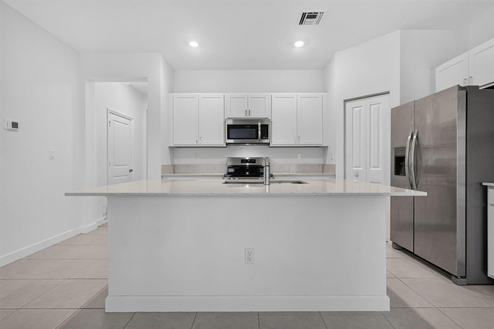 4168 Lagoon Shore Drive, Lake Worth FL 33467 photo 4