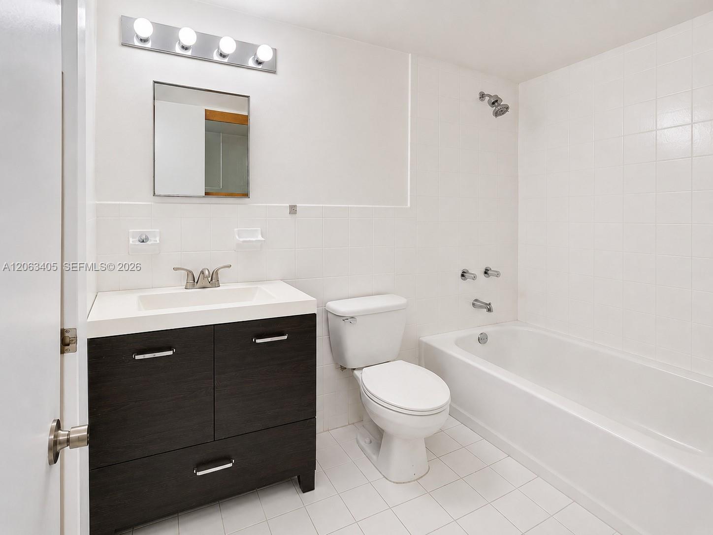 104 SW 9th St # 1403, Miami FL 33130 photo 2