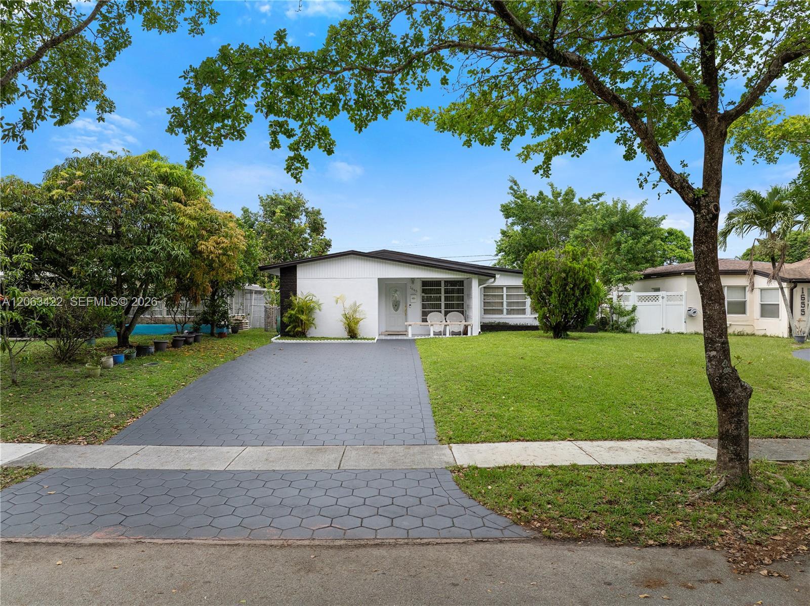1645 NE 169th St, North Miami Beach FL 33162 photo 3