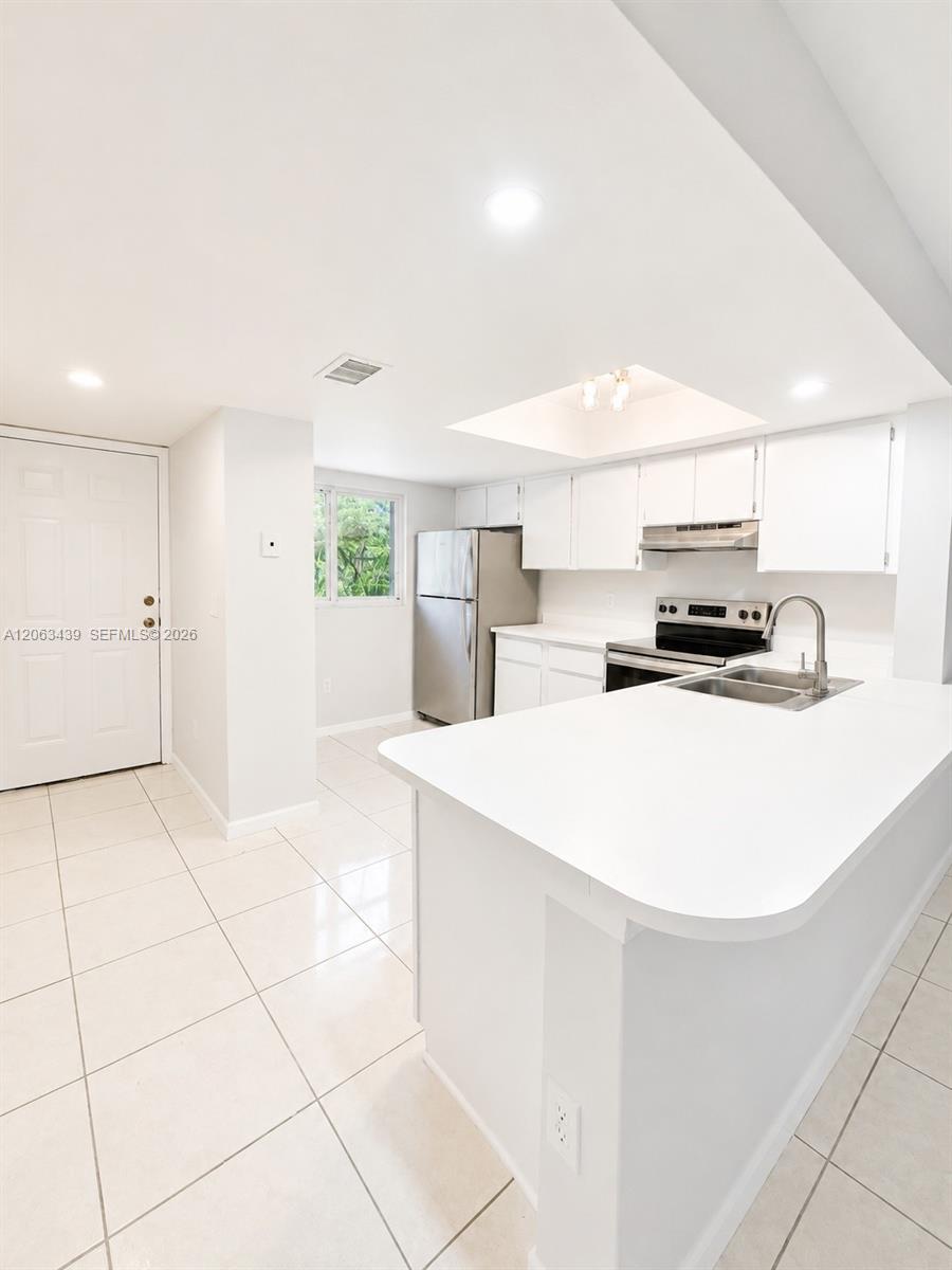 106 Palm Beach Trace Dr # 106, Royal Palm Beach FL 33411 photo 2