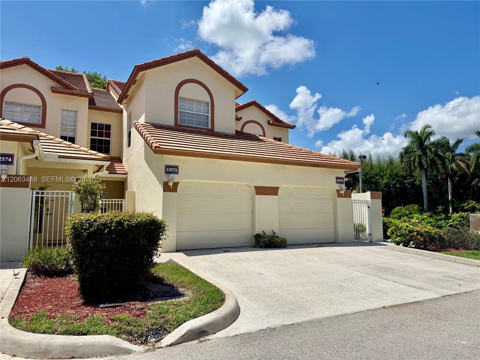 12572 Shoreline Dr # 107, Wellington FL 33414 photo 2