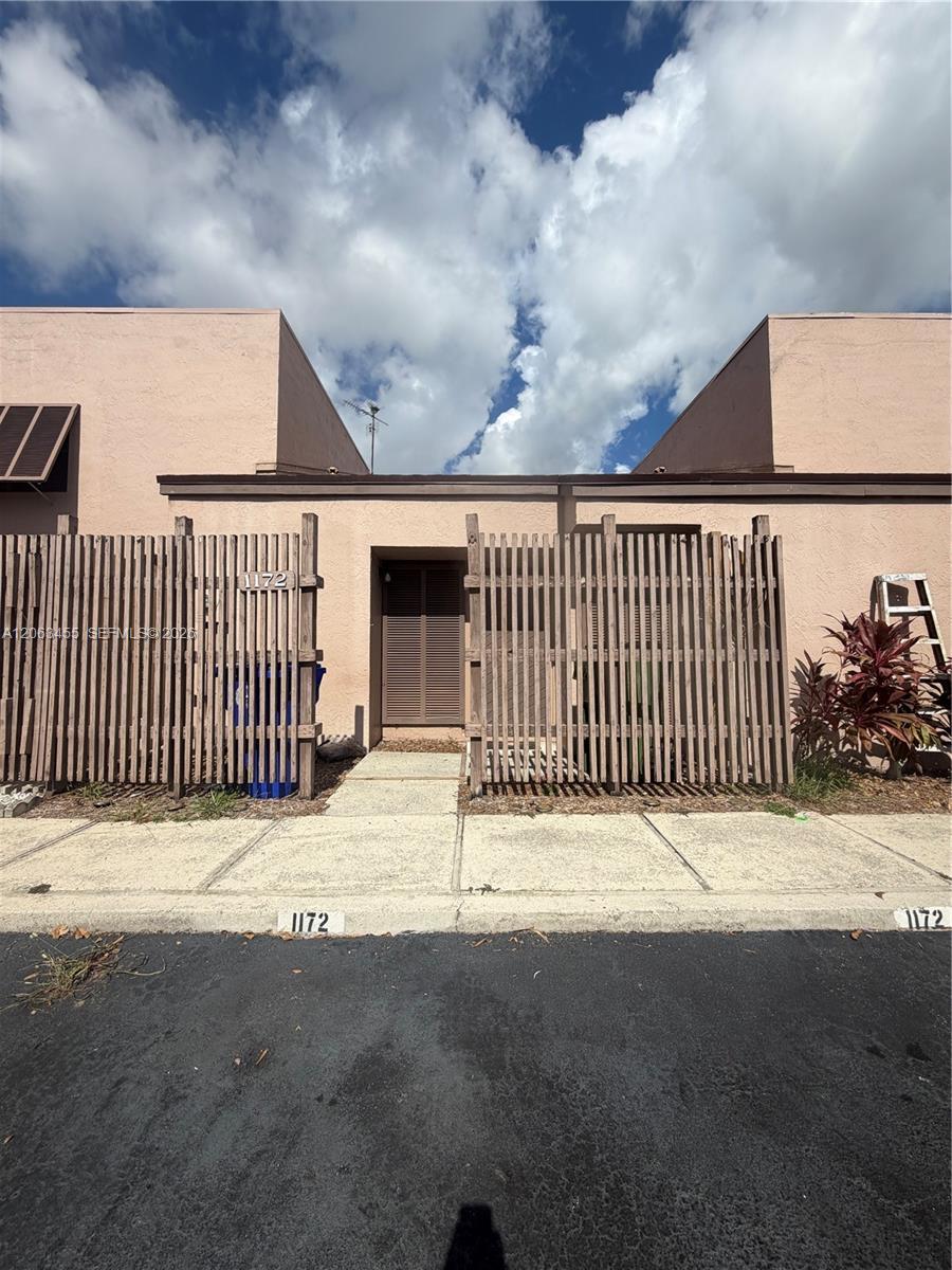 1172 NW 122nd Ter, Pembroke Pines FL 33026 photo 3