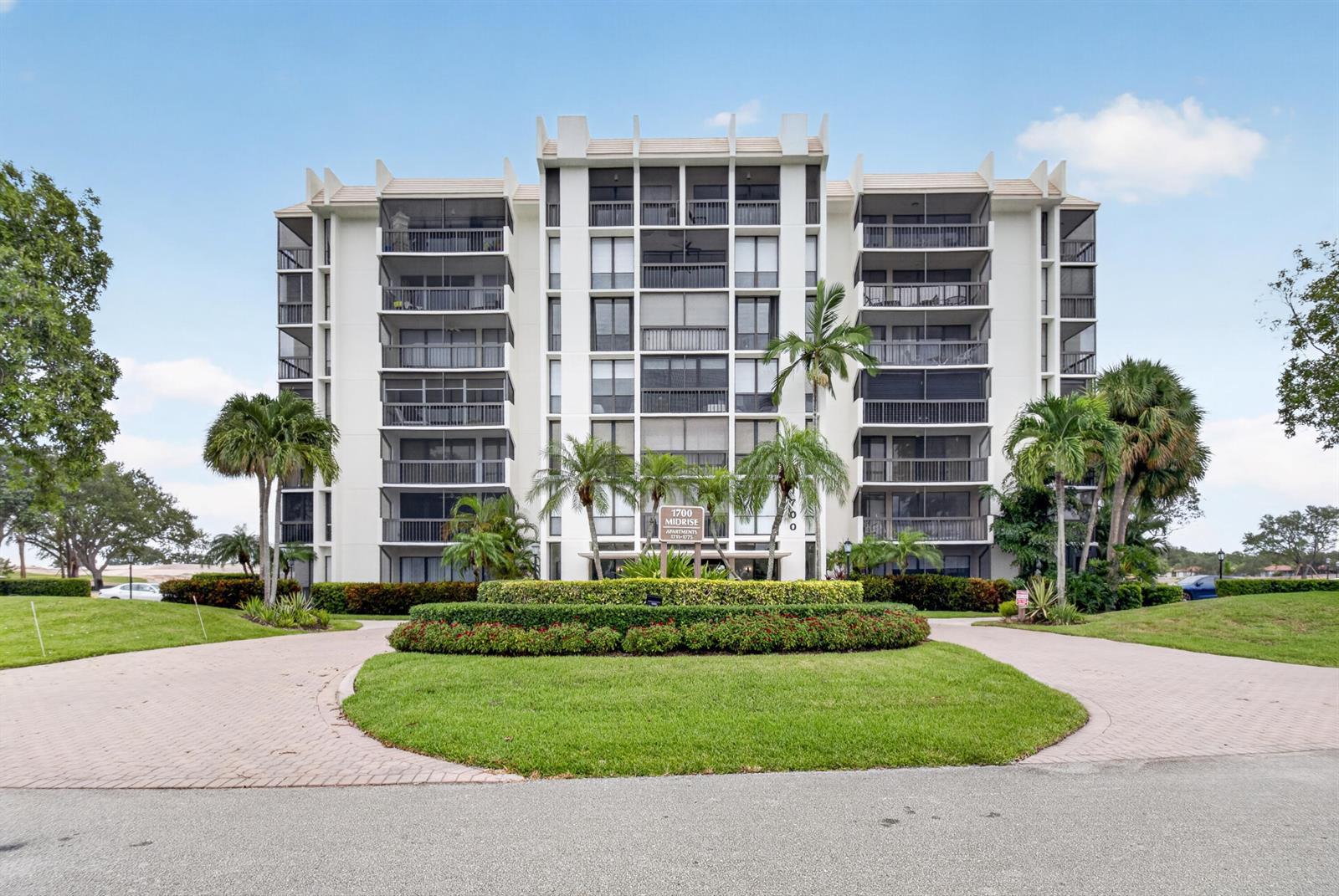 1761 SE Bridgewood Drive, Boca Raton FL 33434