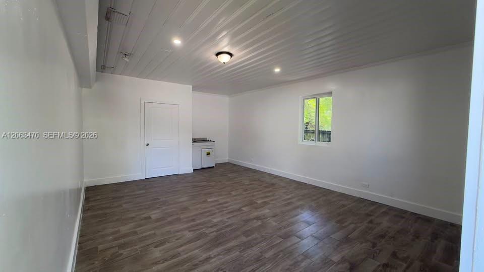 670 NE 166th St # 0, Miami FL 33162 photo 2