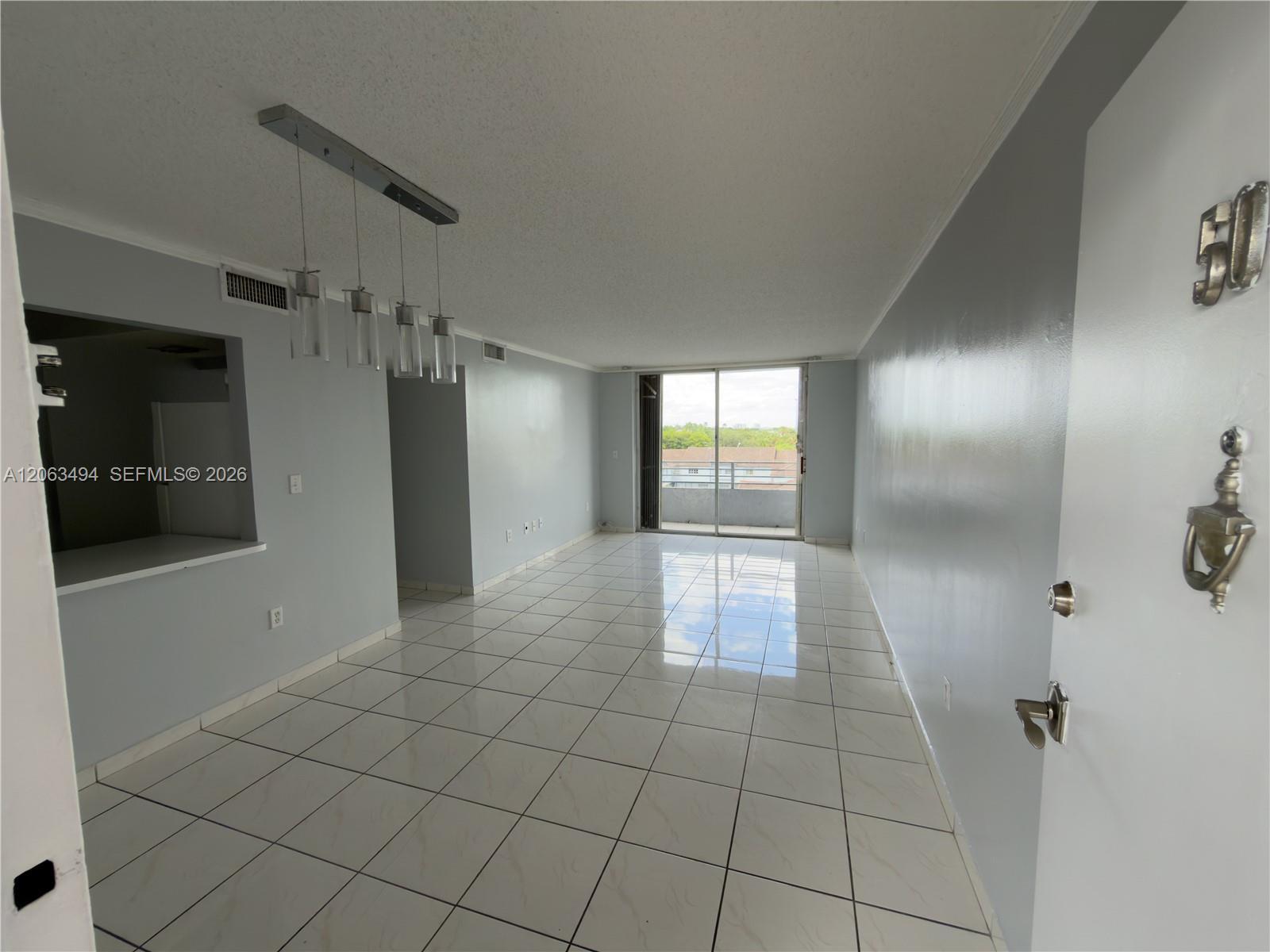 8231 NW 8th St # 504, Miami FL 33126 photo 4