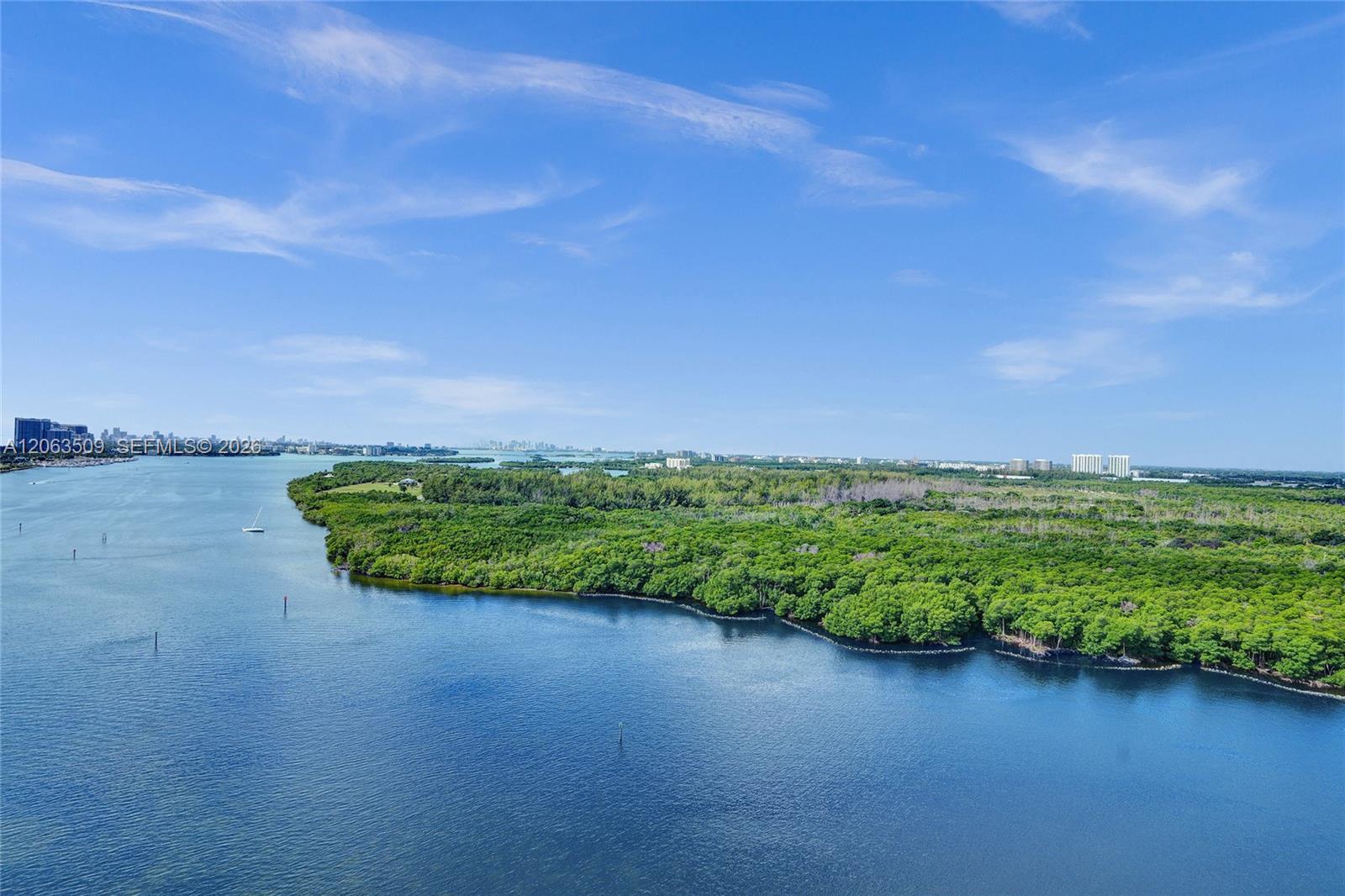 500 Bayview Dr, Sunny Isles Beach FL 33160