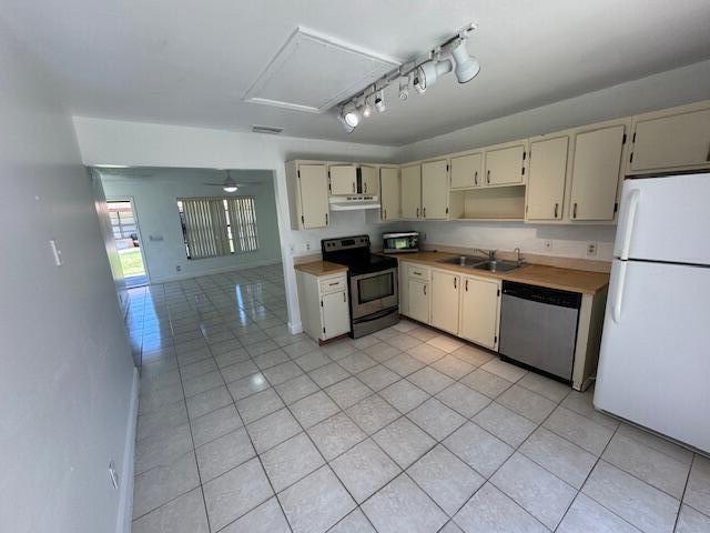 4355 Royal Banyan Way # 20, FL 33461 photo 3