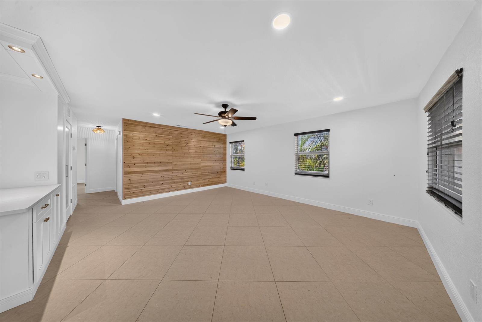 2319 Tamarind Drive, Fort Pierce FL 34949 photo 5