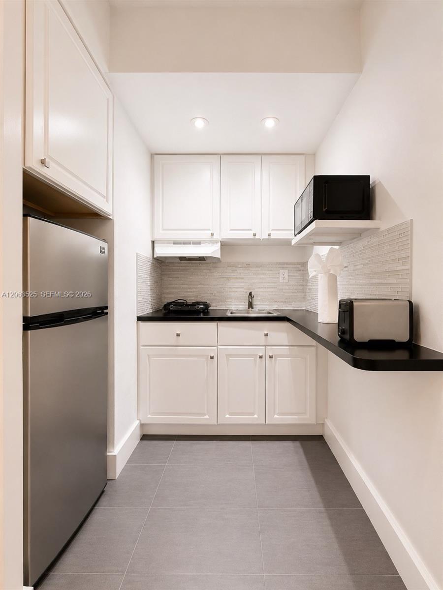 3025 Indian Creek Dr # 203, Miami Beach FL 33140 photo 2