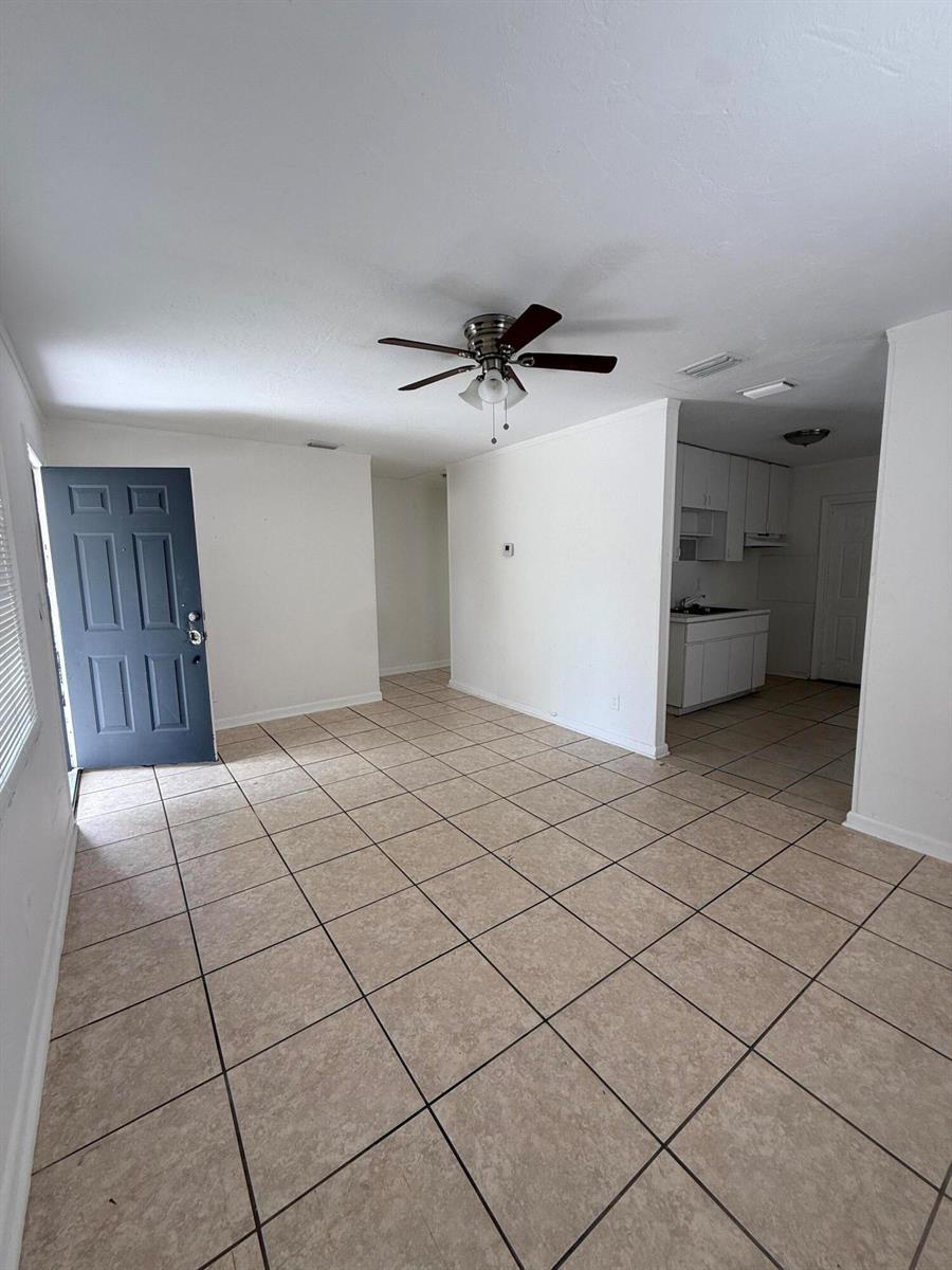 865 W 3RD Street, Riviera Beach FL 33404 photo 2