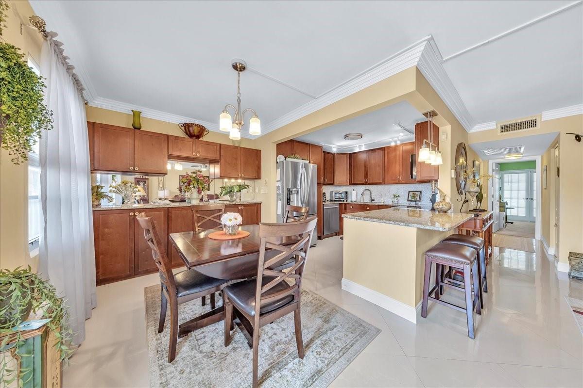 2047 WOLVERTON C, Boca Raton FL 33434 photo 2
