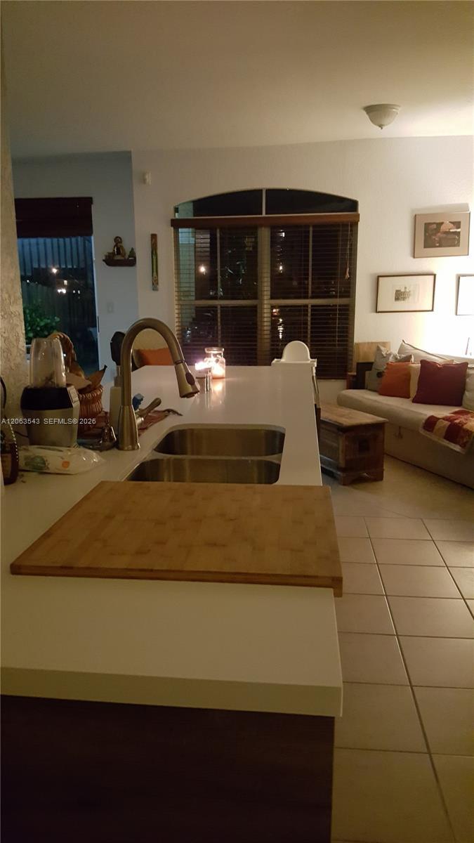 15375 SW 9th Way, Miami FL 33194 photo 3