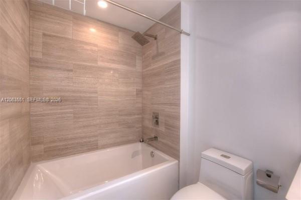 1300 Brickell Bay Dr # 2313, Miami FL 33131 photo 3