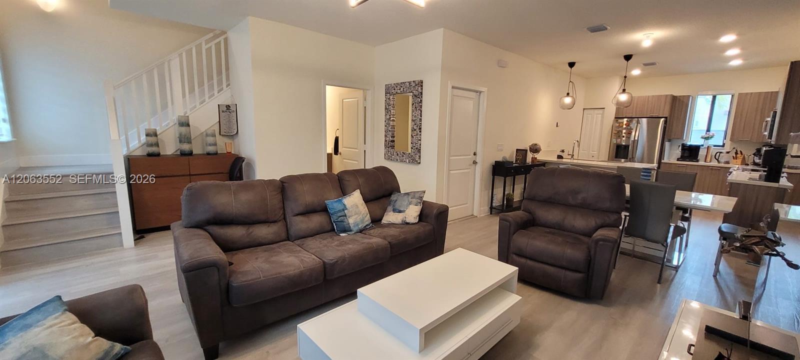 4682 NW 83rd Ave, Doral FL 33166 photo 2