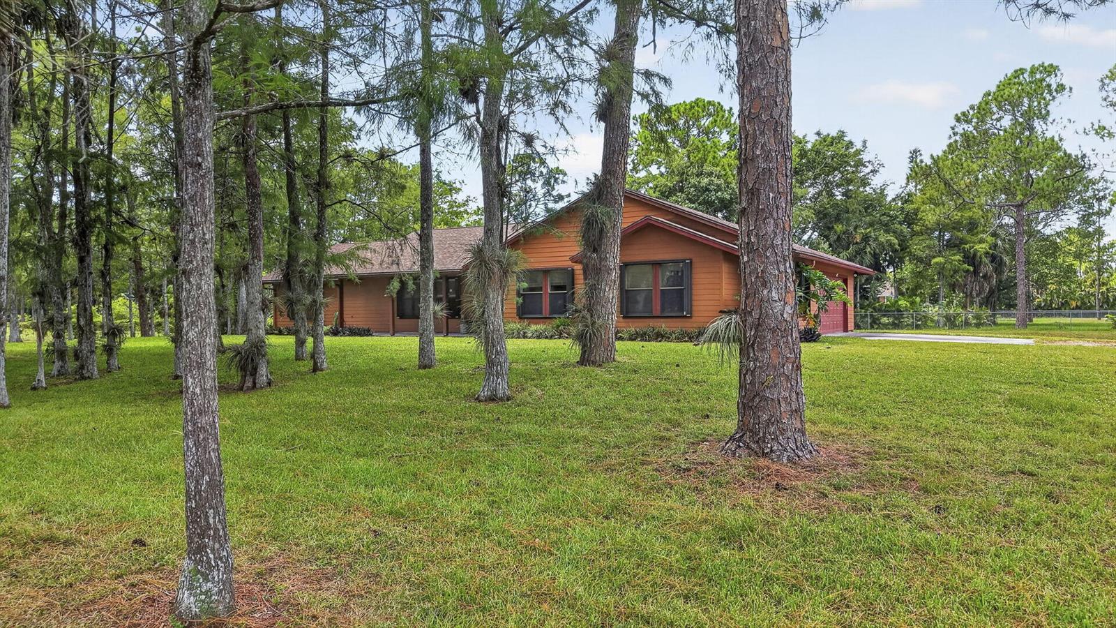 16972 W Derby Drive W, Loxahatchee FL 33470 photo 2