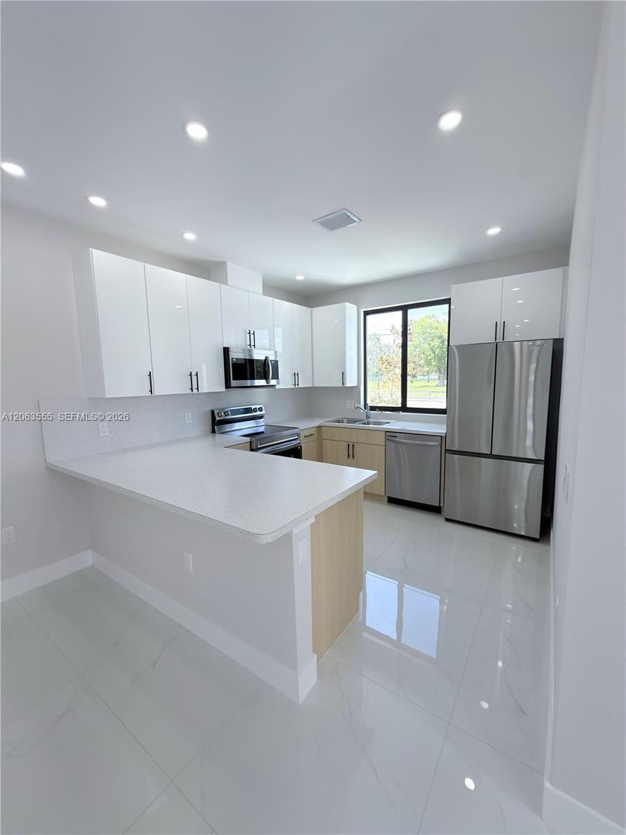 12368 SW 219th St, Miami FL 33170 photo 4